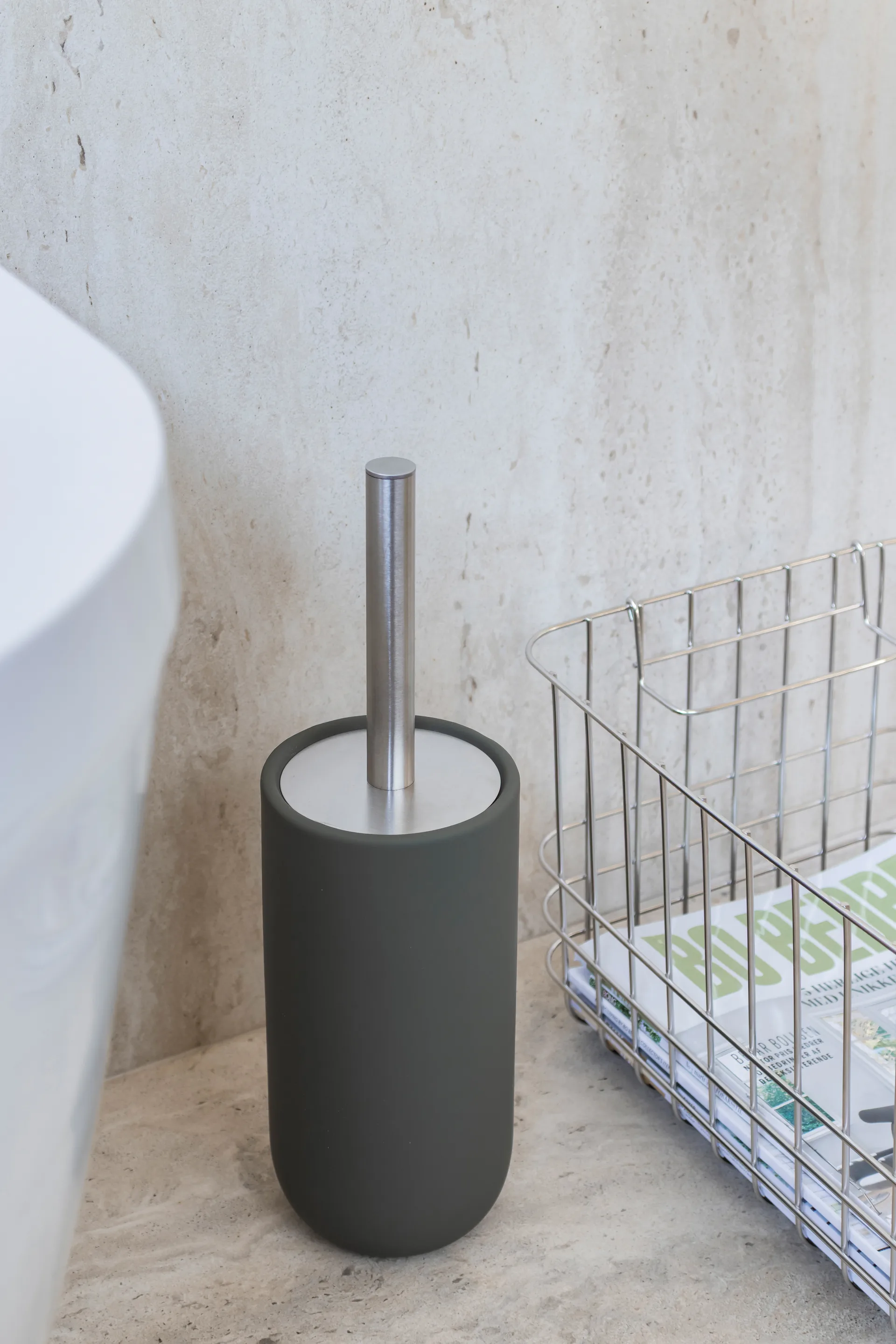 Lotus play escova de casa de banho, incluindo 2 cabeças de escova, Oliva escuro Mette Ditmer