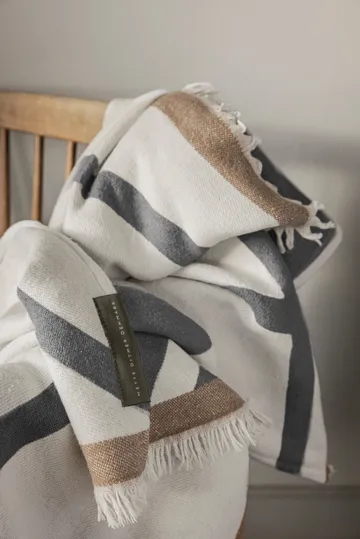 Manta Shadow - Off-white-cinzento, 130x175 cm - Mette Ditmer