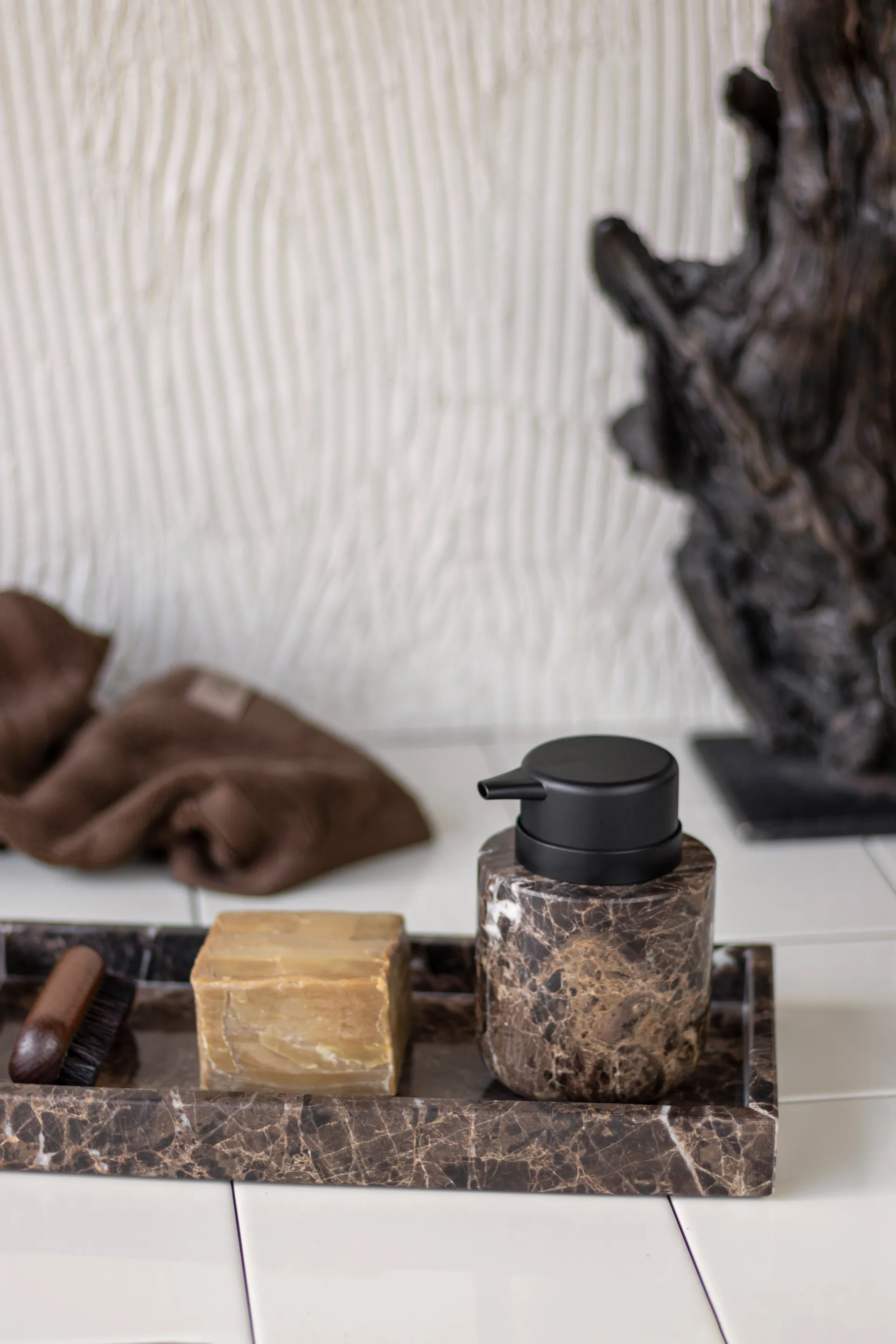 Marble doseador de sabonete 12,5 cm, Castanho Mette Ditmer