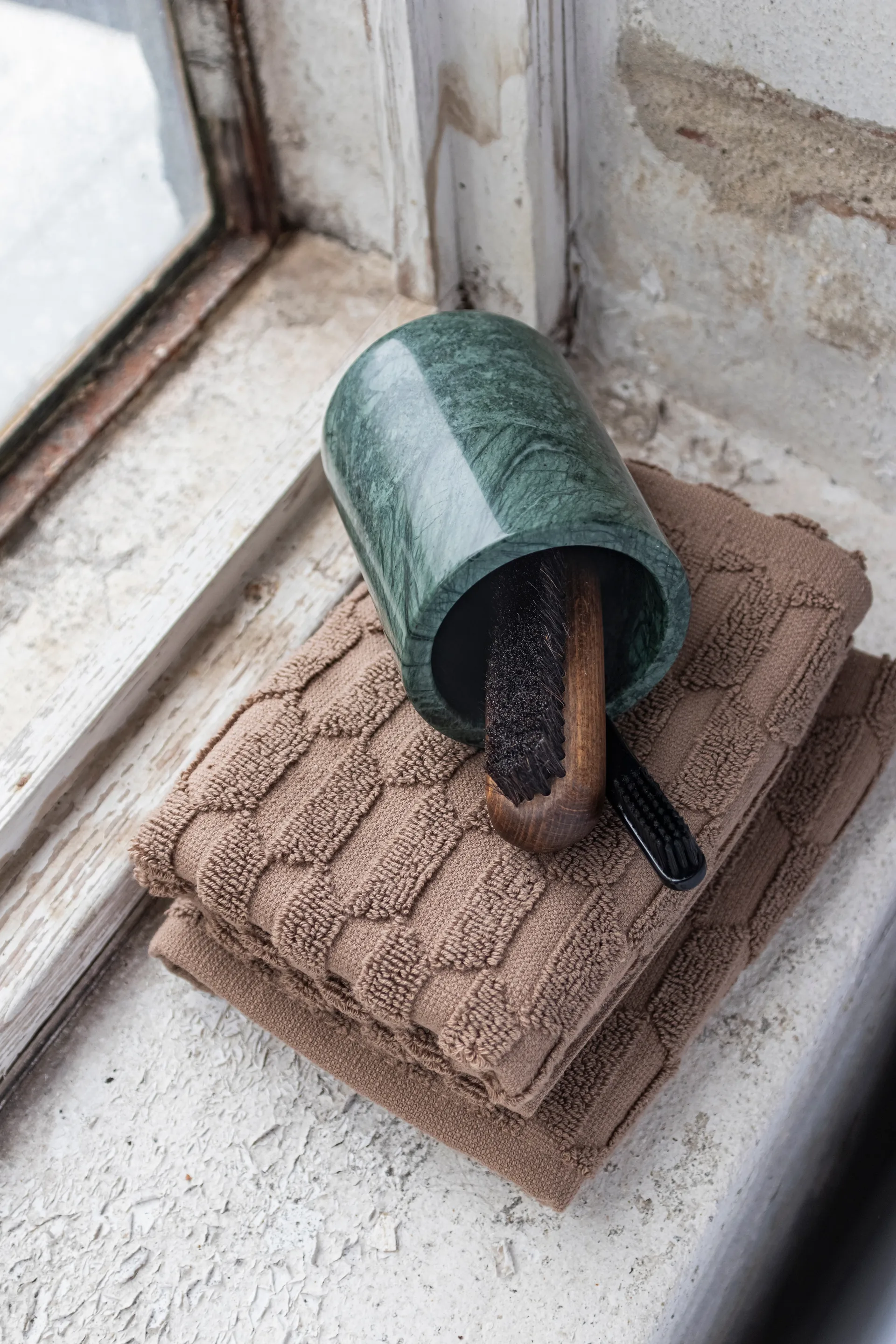 Marble suporte para escova de dentes 10 cm, Verde floresta Mette Ditmer