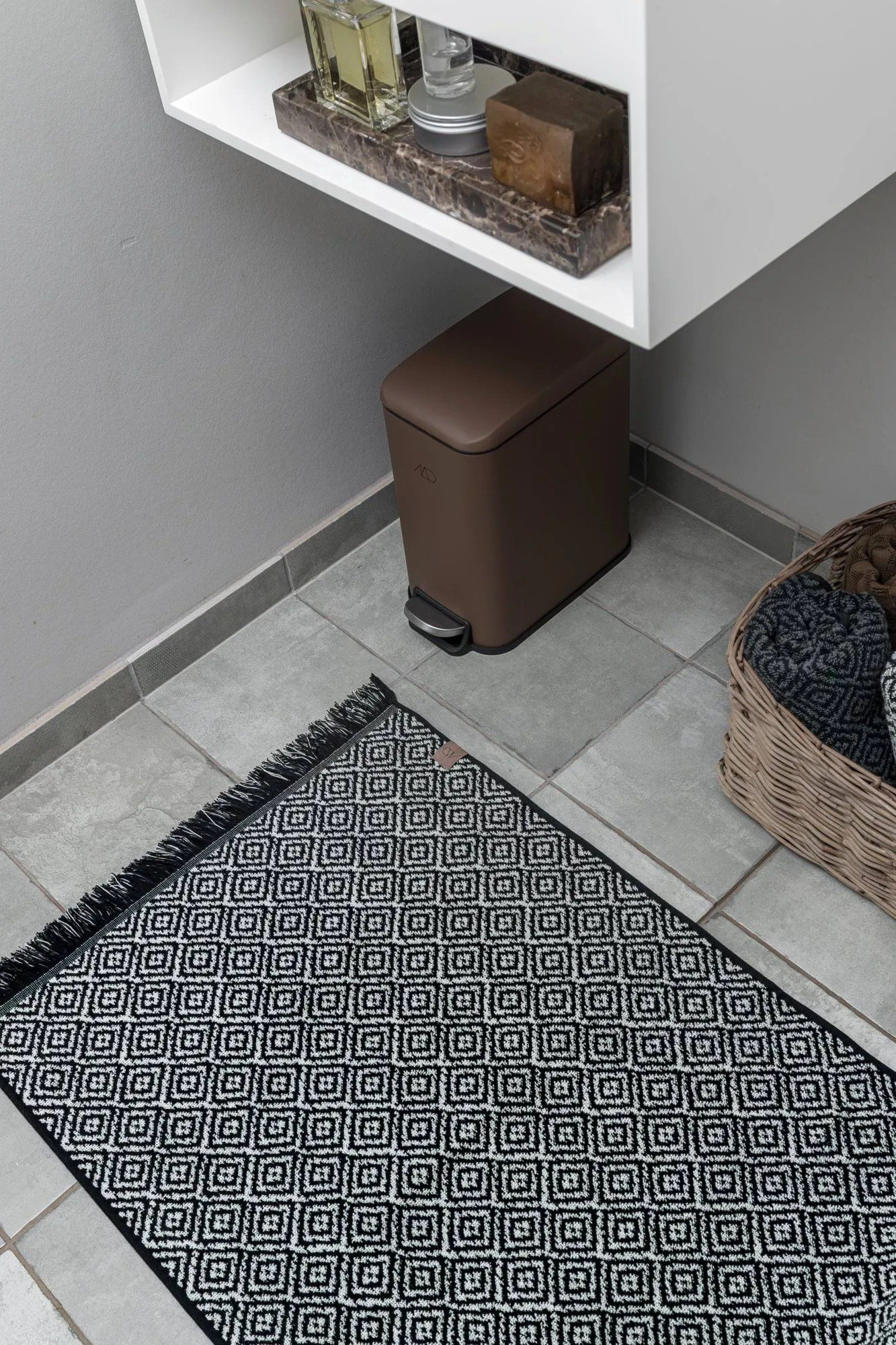Morocco tapete para casa de banho 50x80 cm, Preto-branco Mette Ditmer