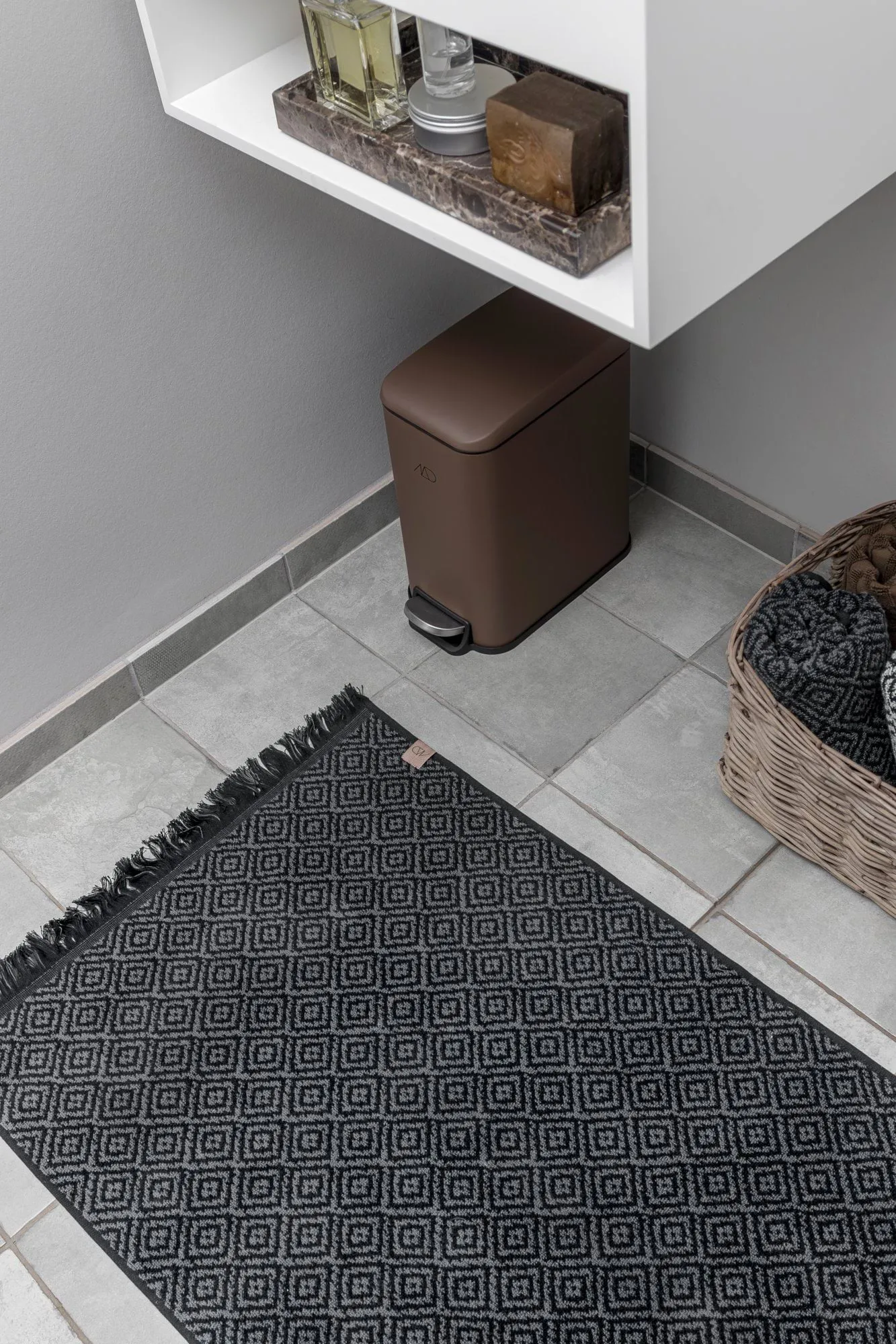Morocco tapete para casa de banho 50x80 cm, Preto-cinza Mette Ditmer