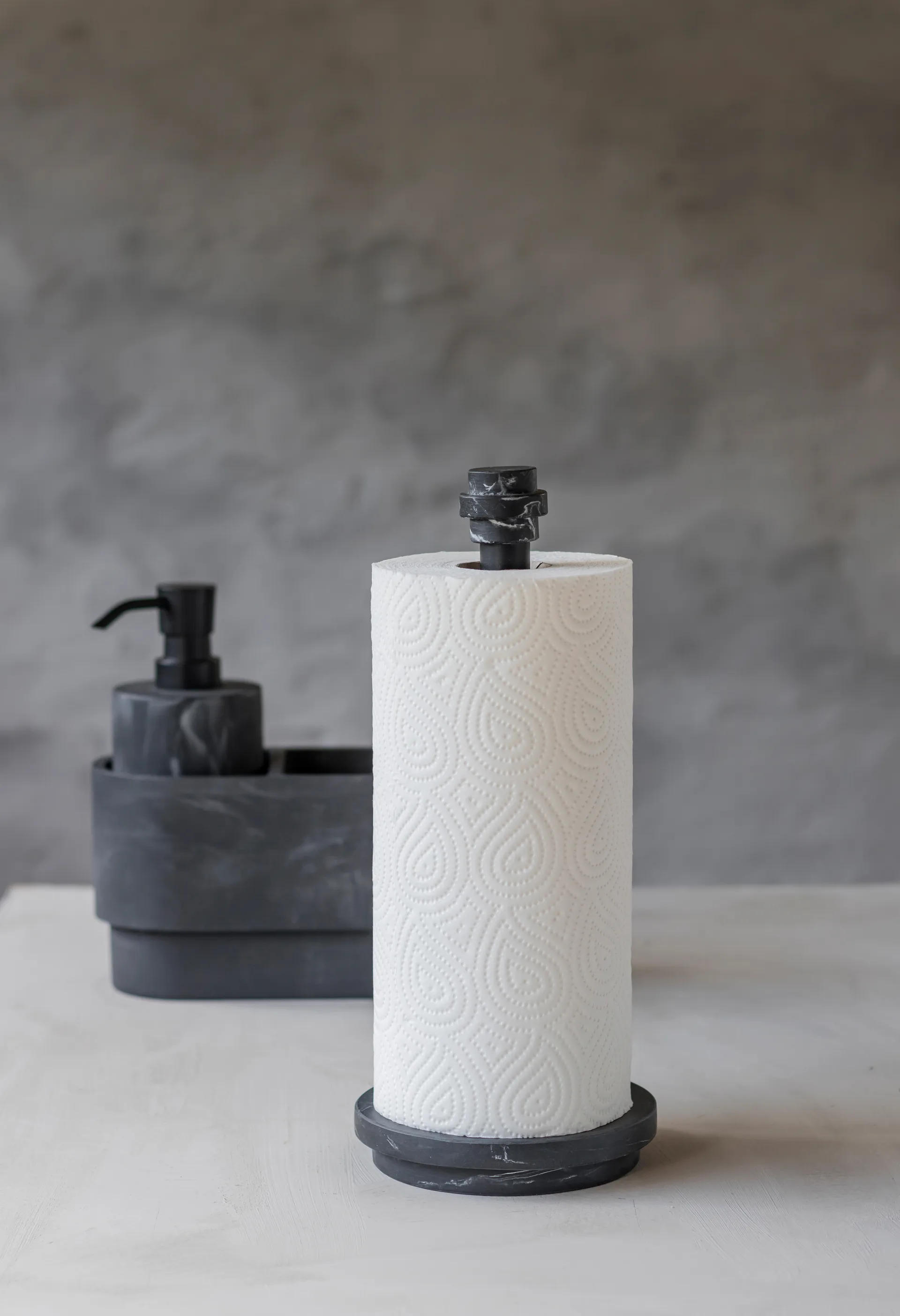 Porta-rolos de cozinha Attitude 33 cm, Preto Mette Ditmer