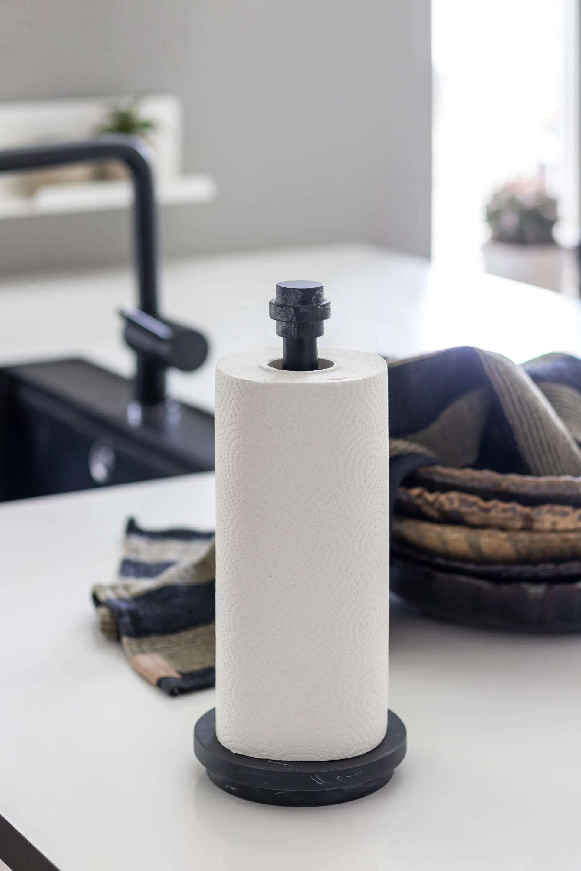 Porta-rolos de cozinha Attitude 33 cm, Preto Mette Ditmer