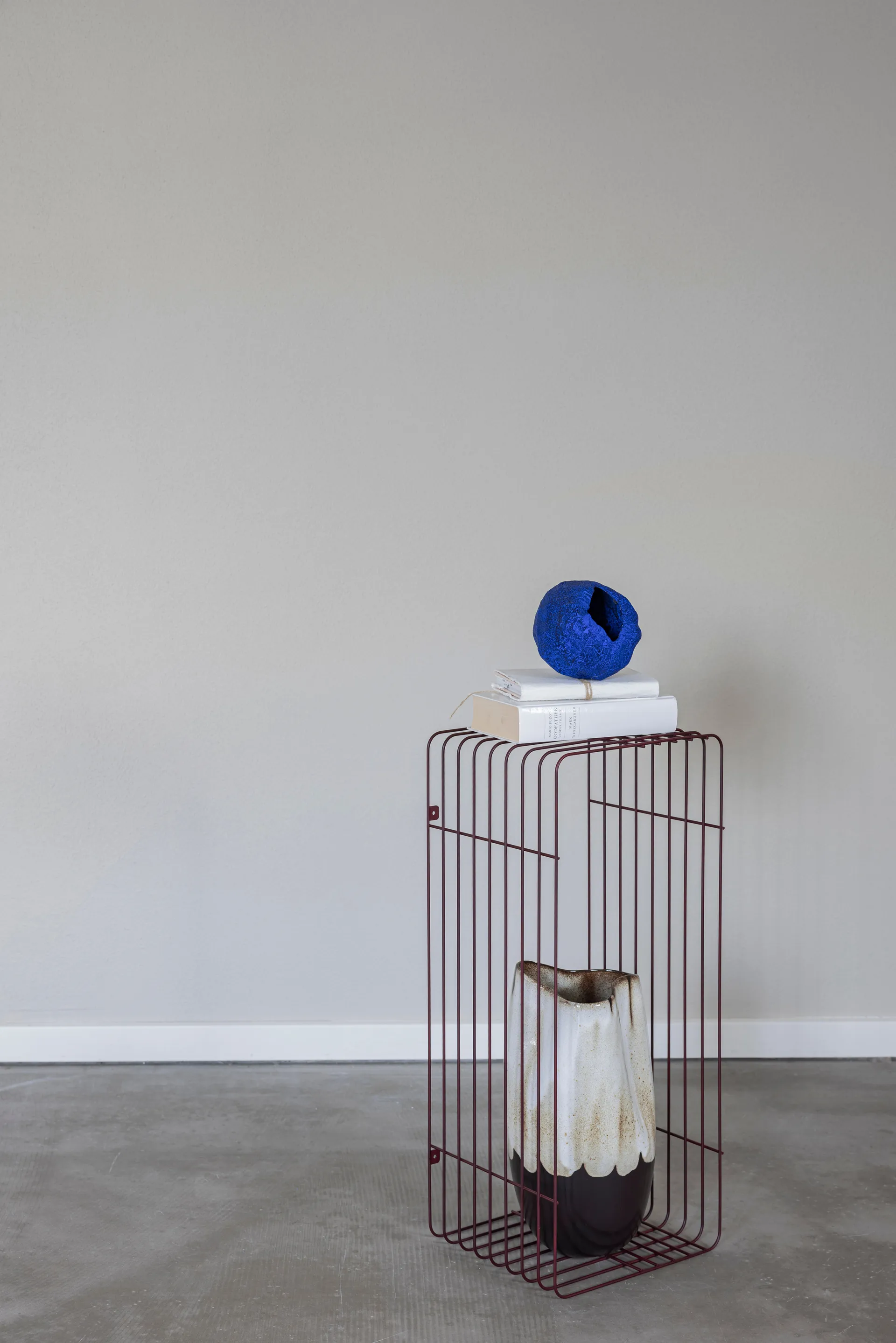 Prateleira Wire, Vinho, 31x70x26 cm Mette Ditmer