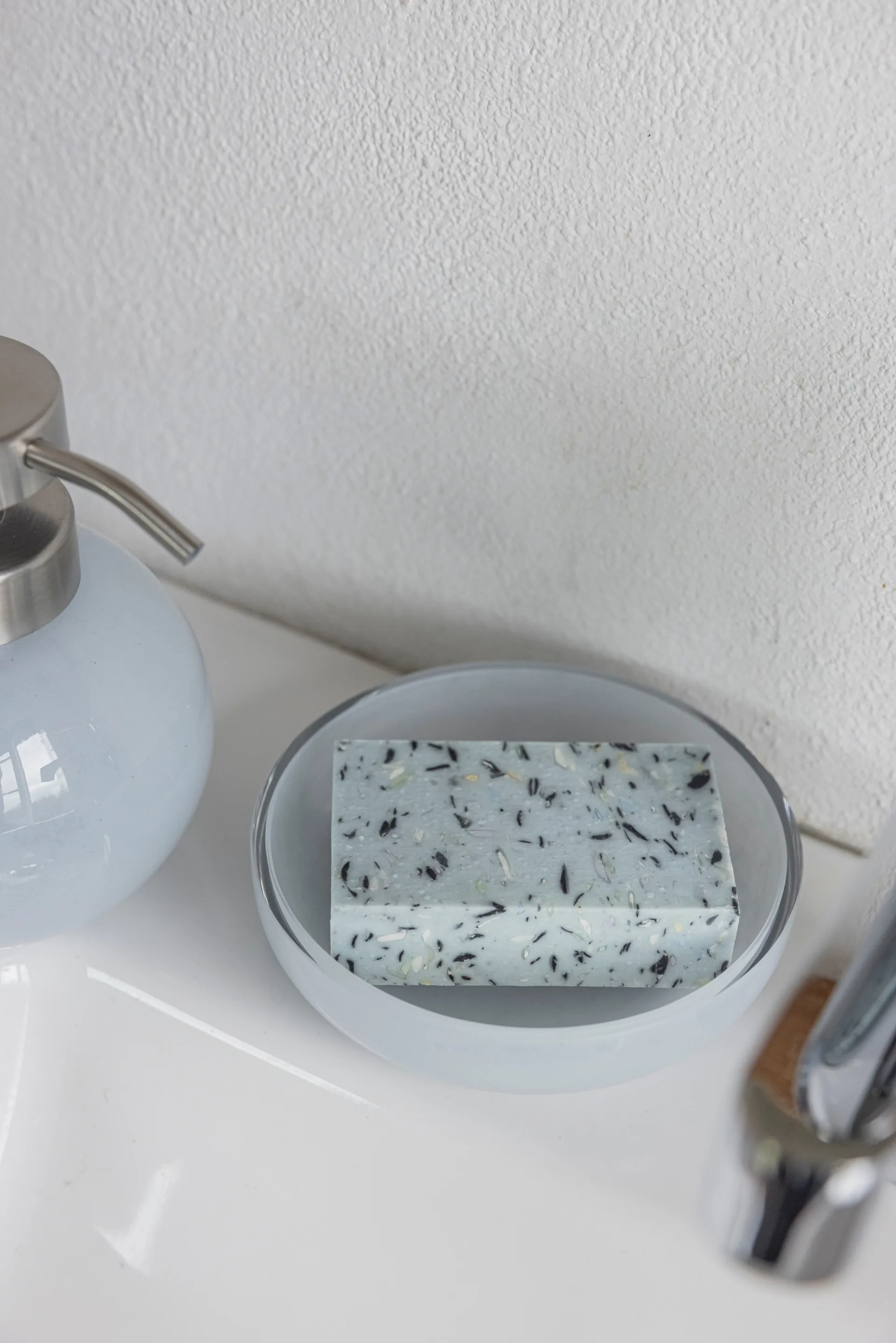 Saboneteira Opal, Azul claro Mette Ditmer