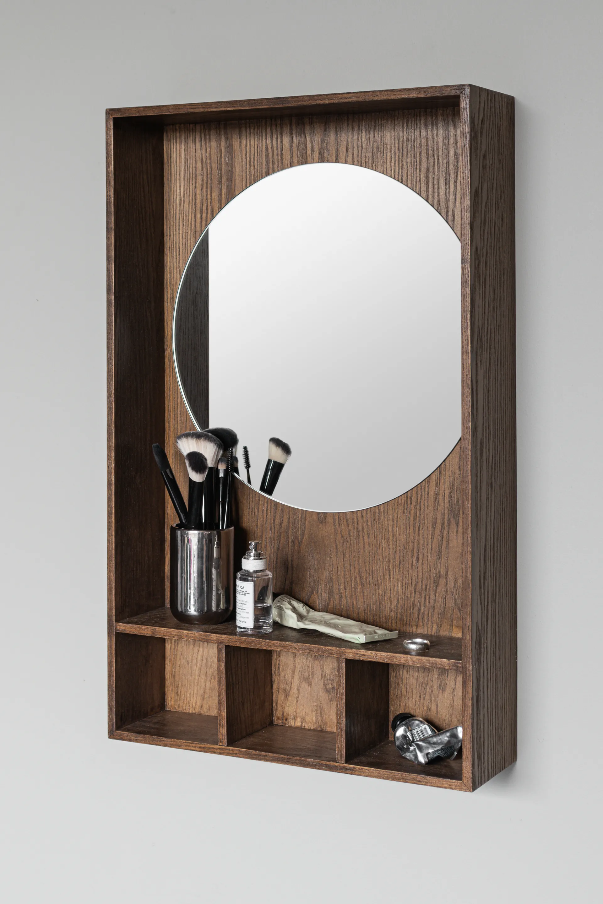 Show-me espelho com prateleira pequeno, Escuro oleado Mette Ditmer