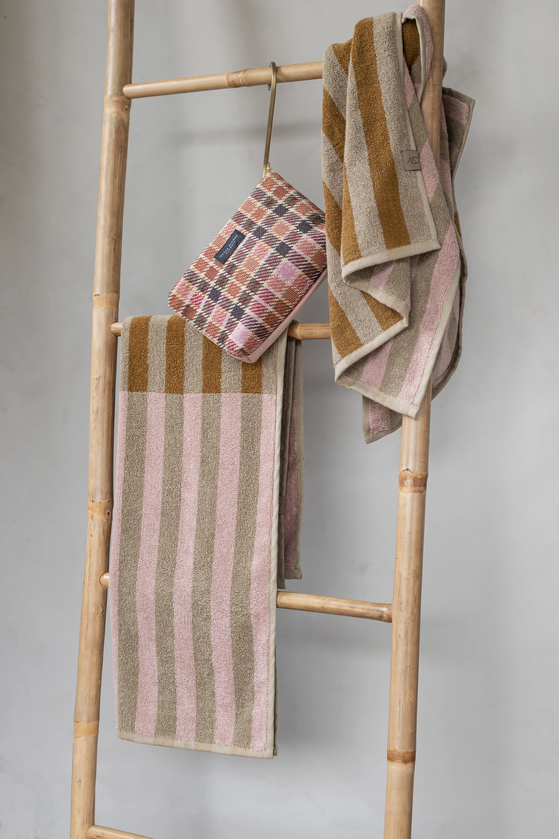 Toalha de banho Disorder, Powder rose Mette Ditmer