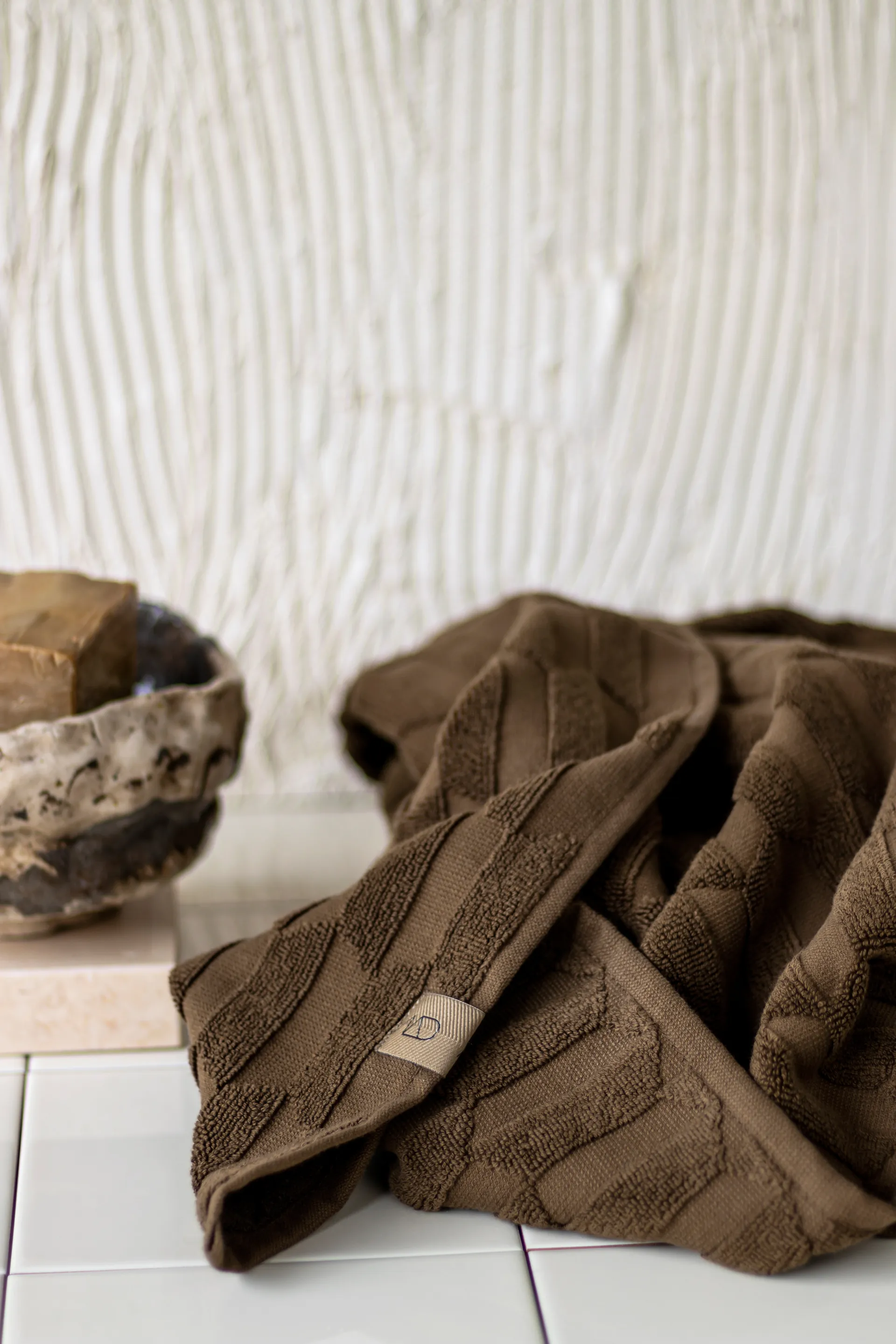 Toalha Geo 50x95 cm, Chocolate Mette Ditmer