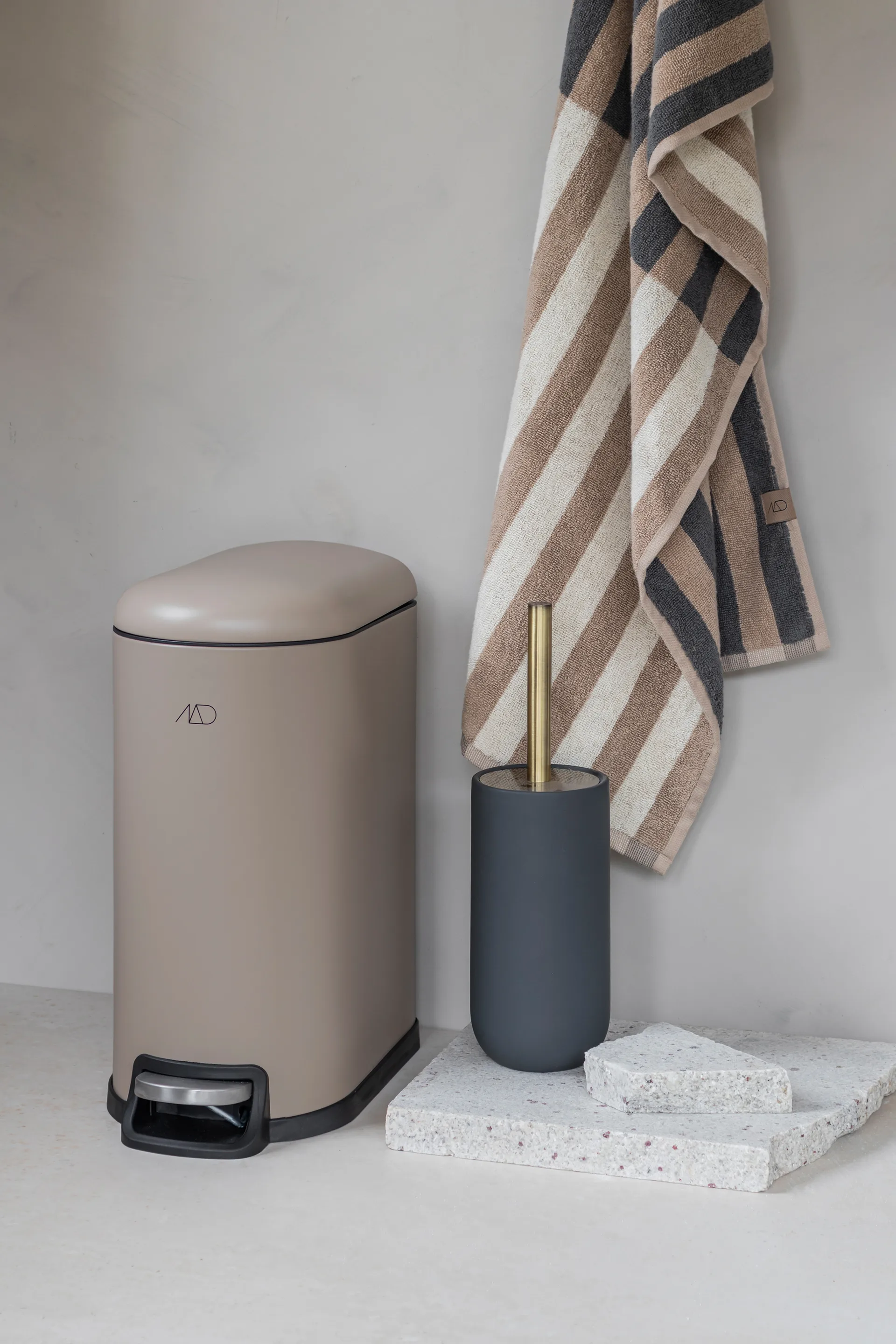 Walthern lixeira com pedal 10 litros, Sand Mette Ditmer