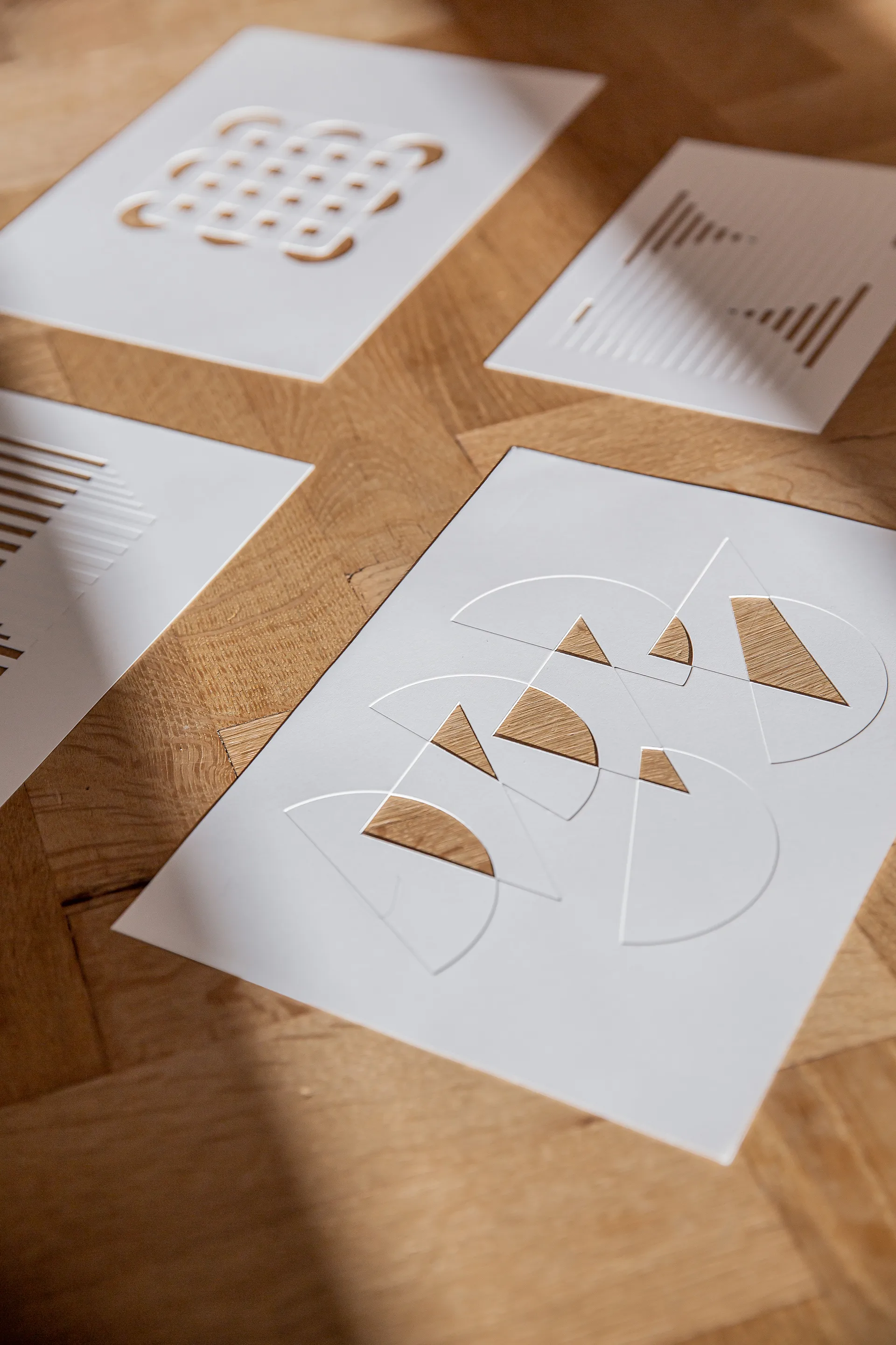 Arte Meia Lua & Triângulos Relief 21x29,7 cm, Off White  MOEBE