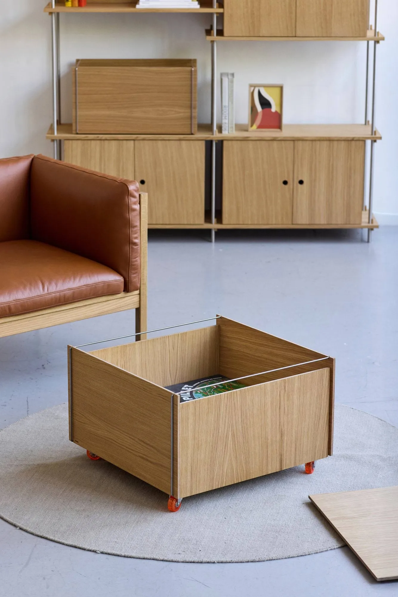 Moebe Storage Chest mesa de centro com arrumação, Carvalho oleado-aço inoxidável, 60x61x38.2 cm MOEBE