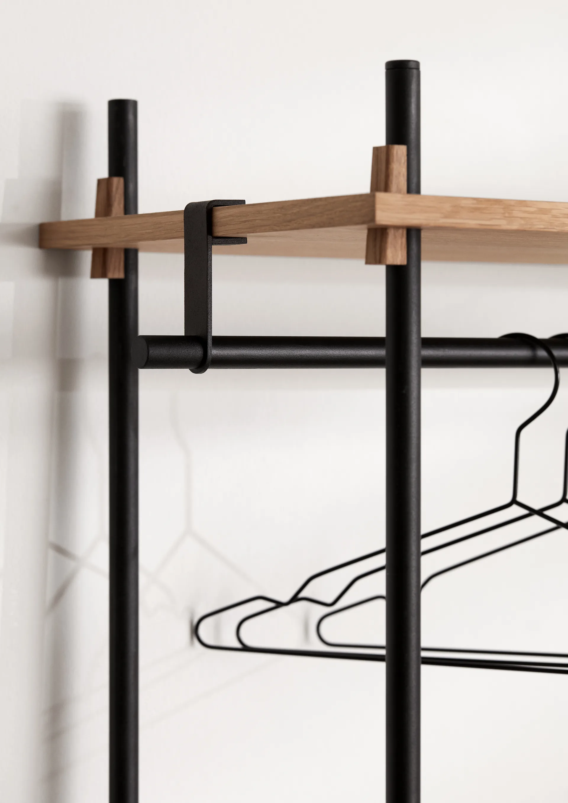 Sistema de prateleiras Moebe s.200.1.F, Carvalho-preto MOEBE