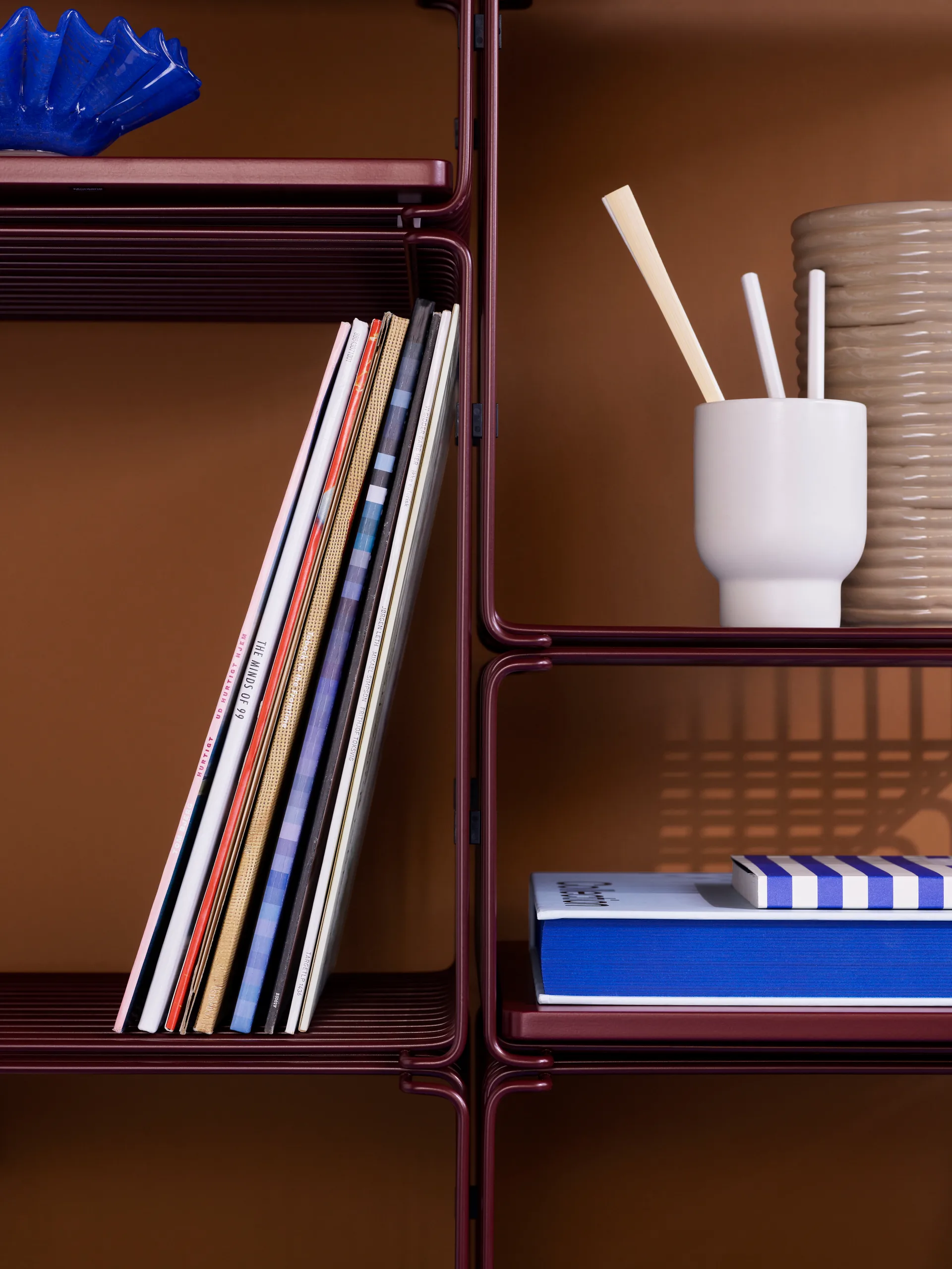 Panton Wire Single prateleira 34,8x34,8x25,7 cm, Preto vermelho Montana