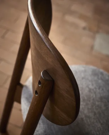 Cadeira Oka - Carvalho escuro oleado, grey - MUUBS