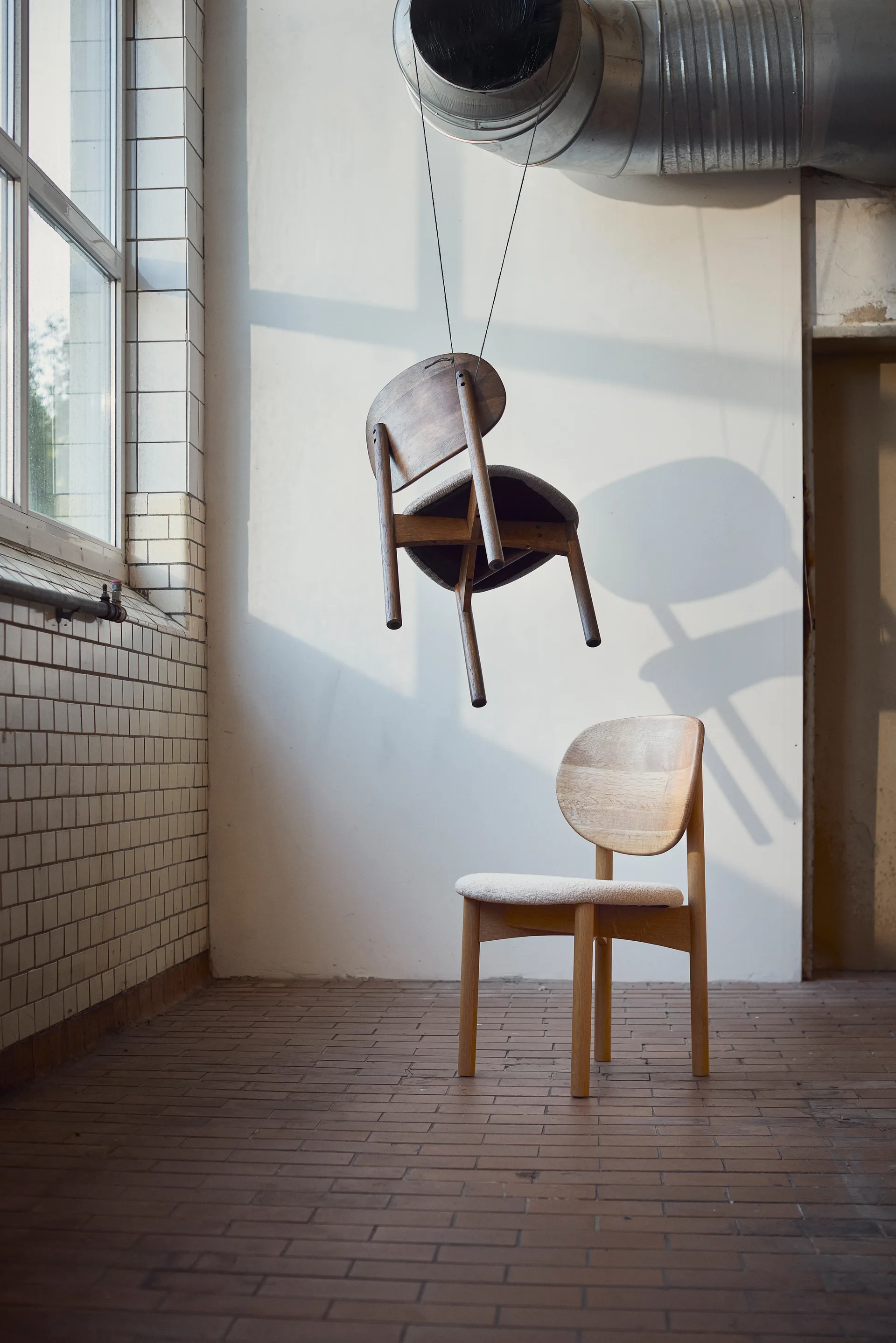 Cadeira Oka, Carvalho escuro oleado, grey MUUBS