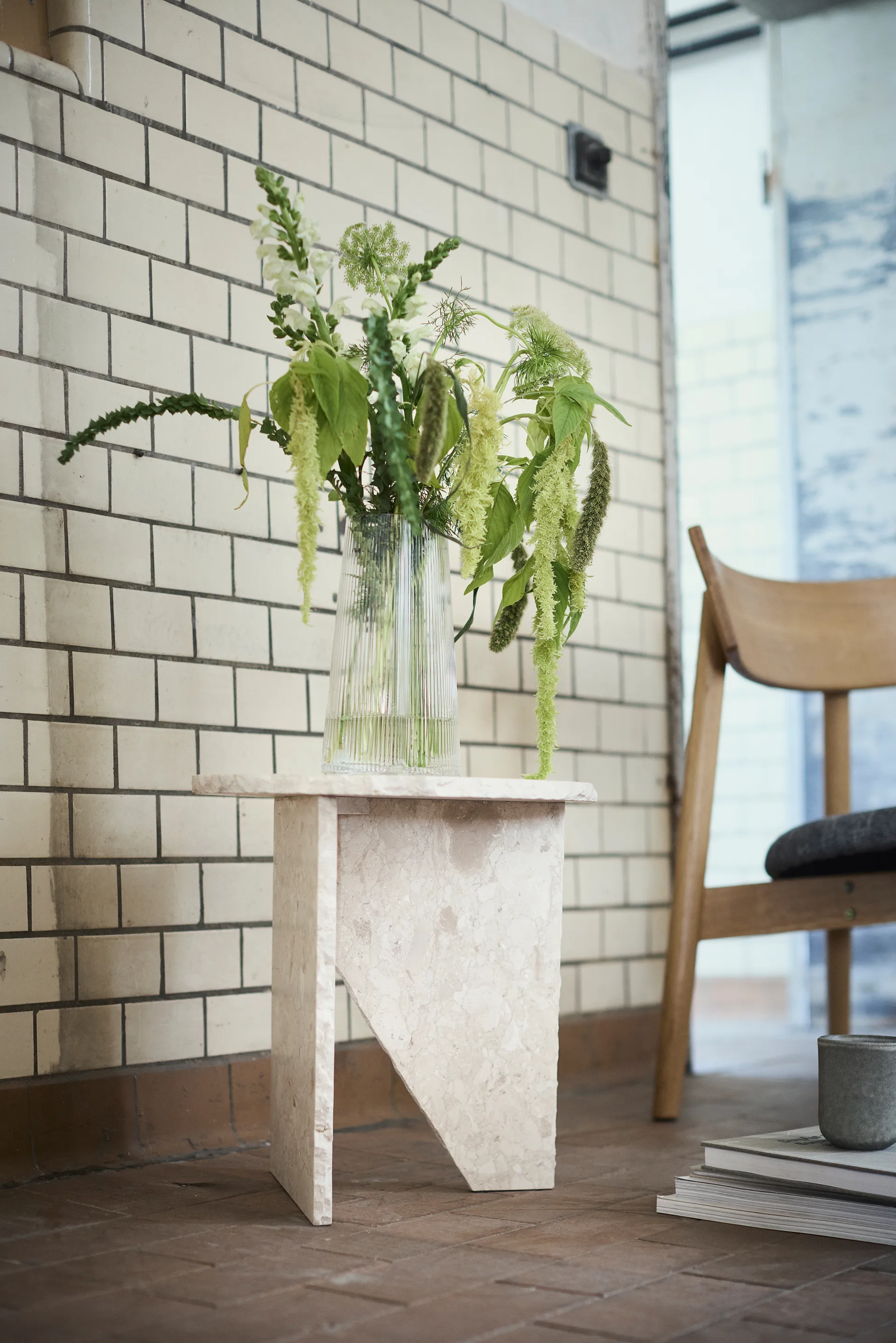 Tetra lounge chair, Tecido cor de betão-carvalho oleado natural MUUBS