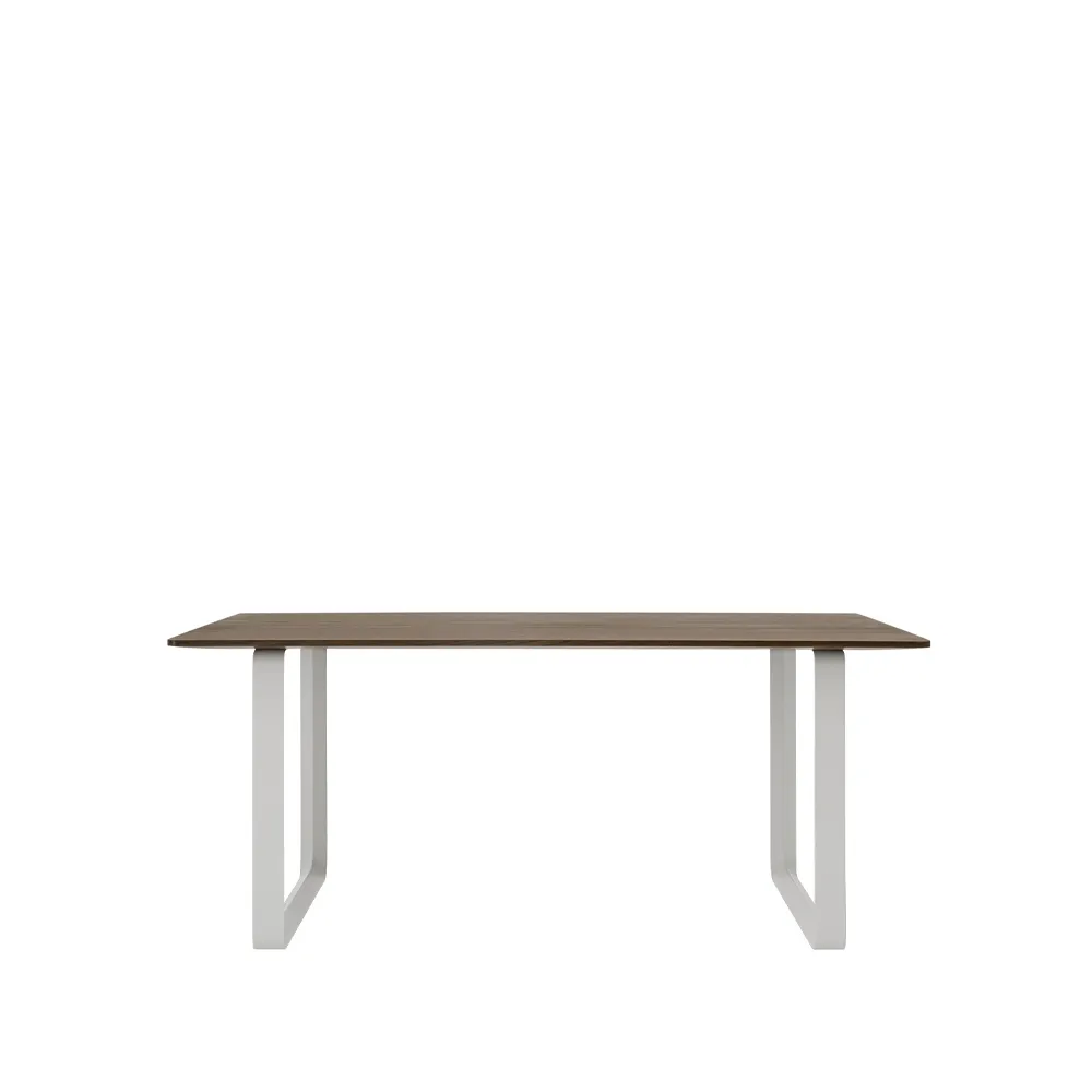 70/70 mesa de jantar 170x85 cm, Carvalho-cinzento fumado sólido Muuto