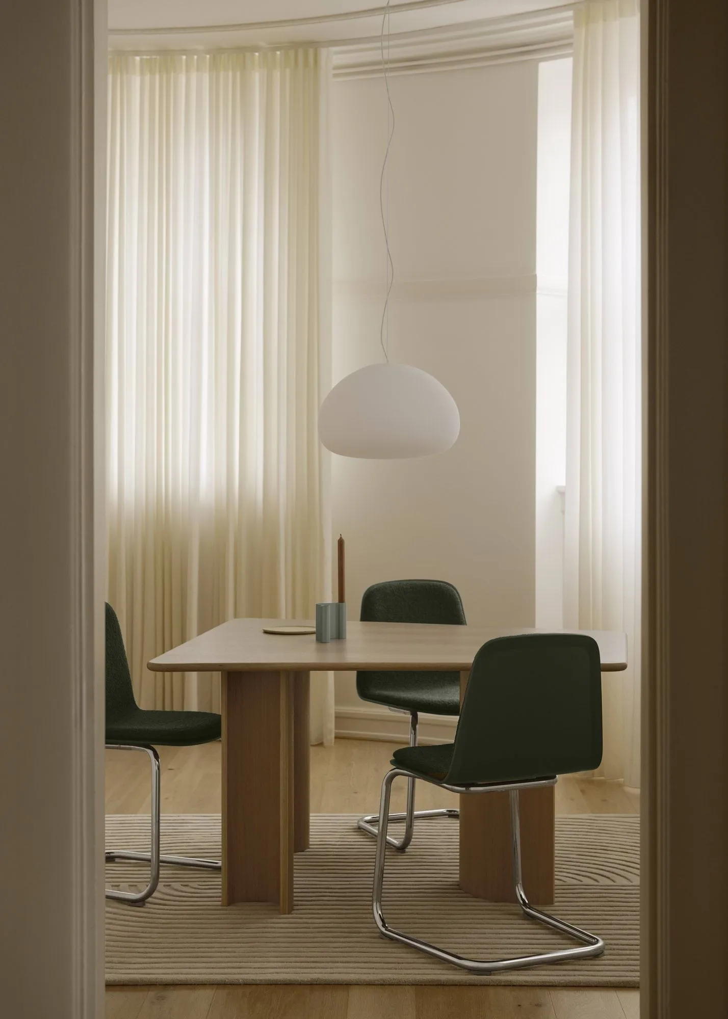 Brink Chair Cantilever Base cadeira, Preto Muuto