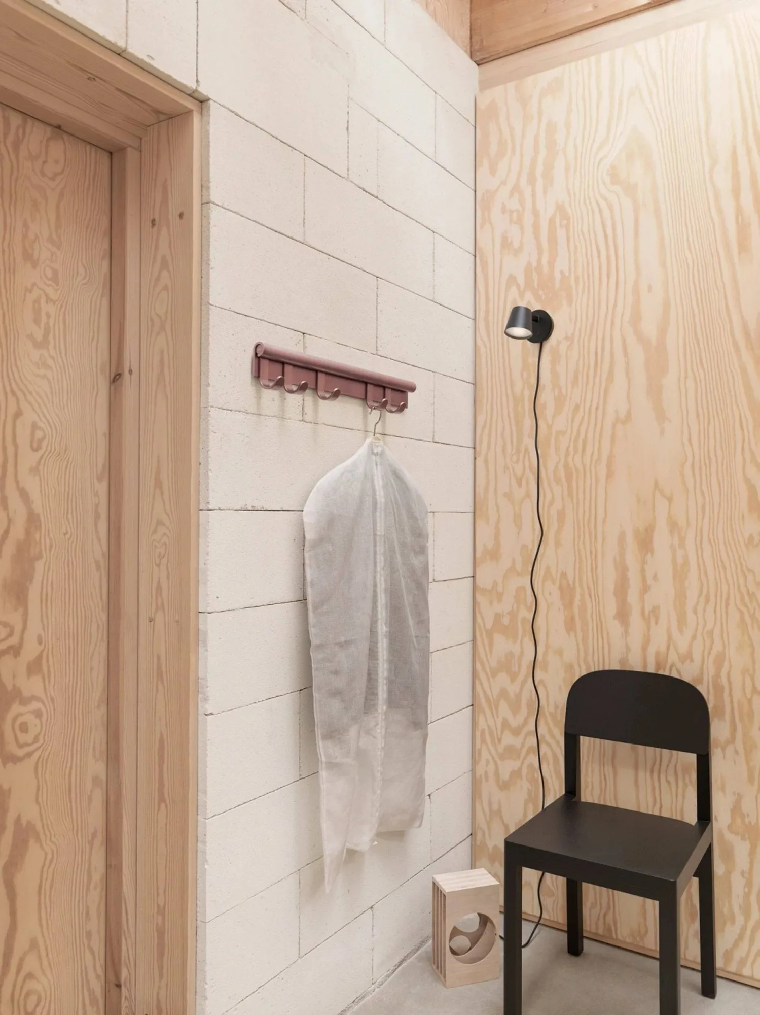 Candeeiro de parede Tip, preto Muuto