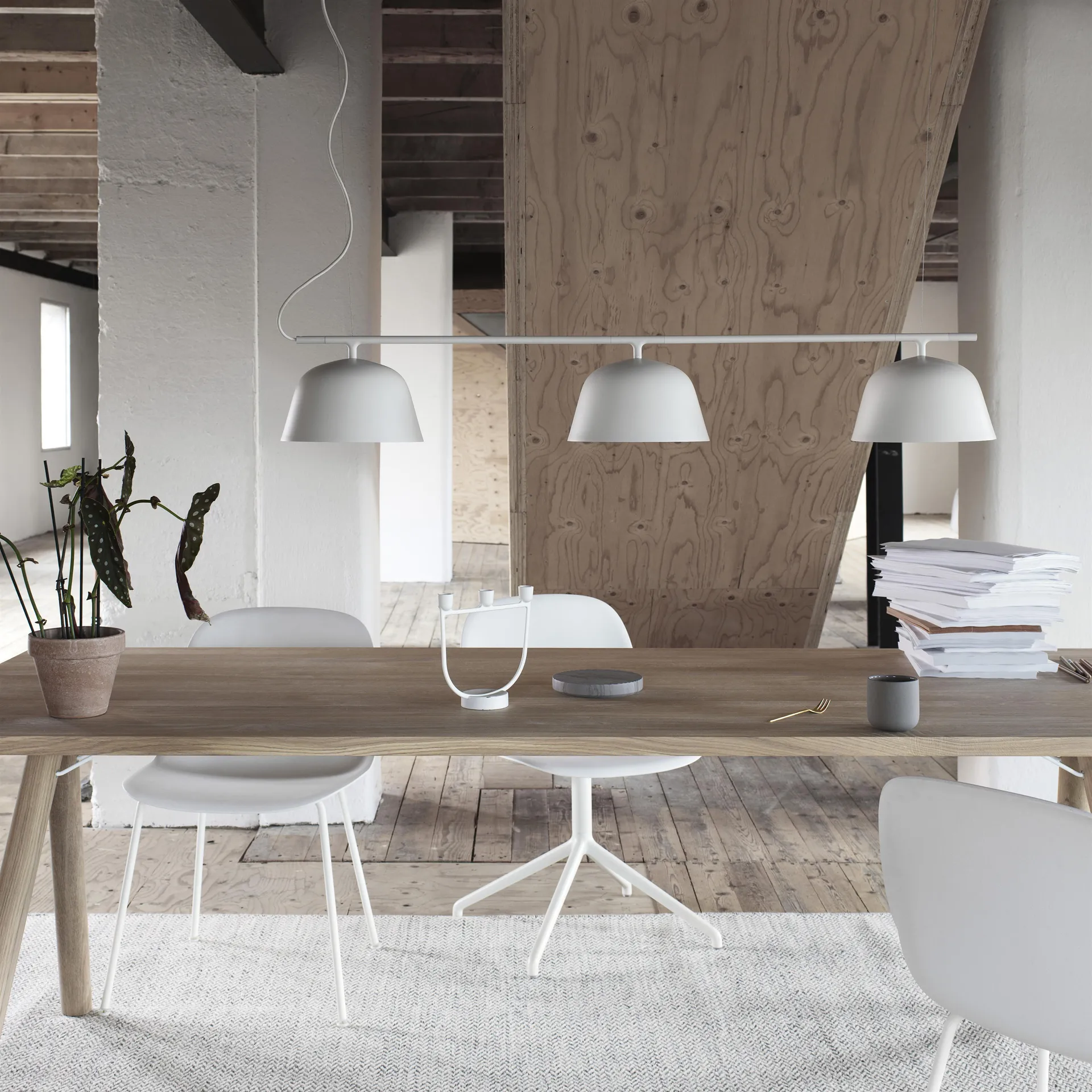 Candeeiro de teto Ambit Rail, branco Muuto