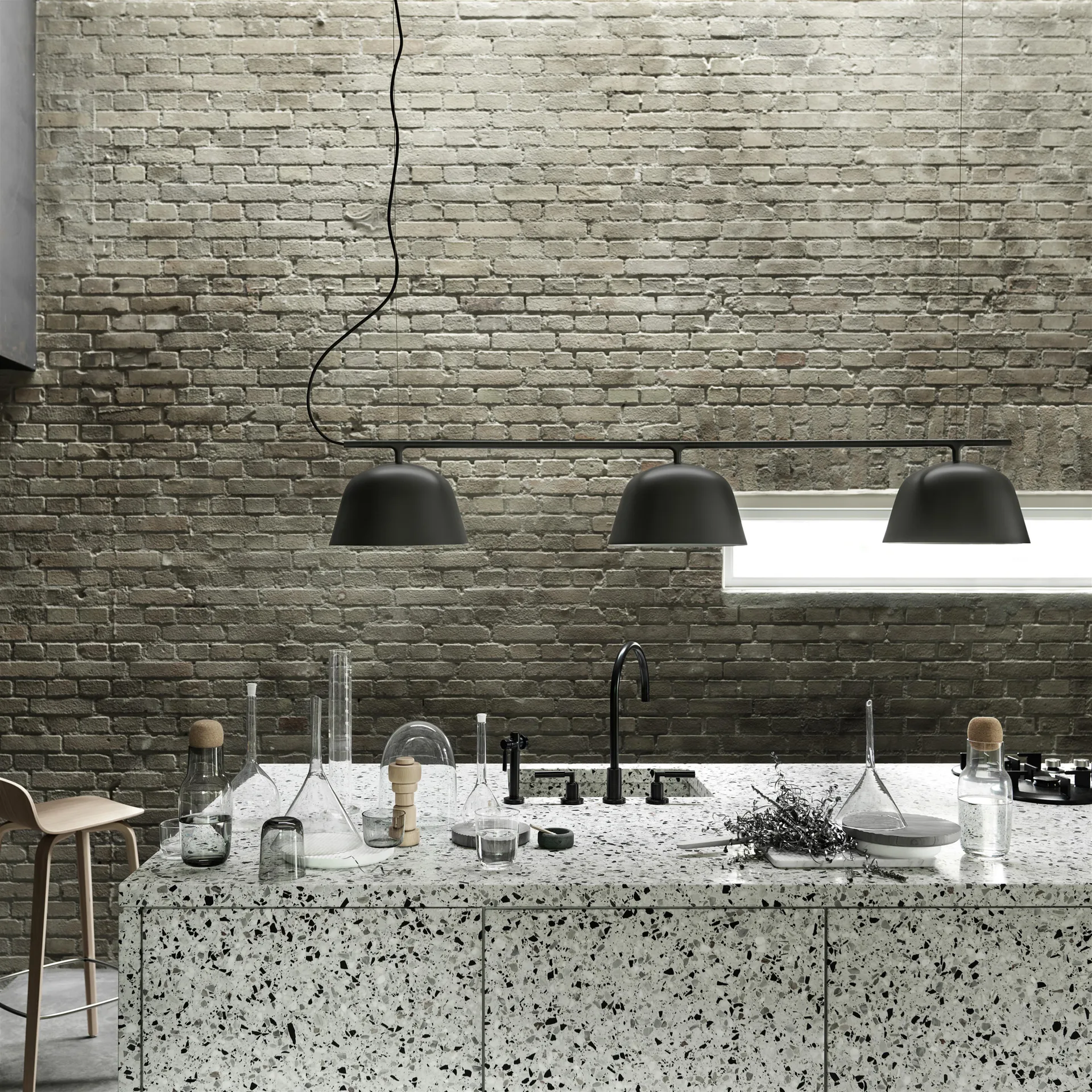 Candeeiro de teto Ambit Rail, preto Muuto