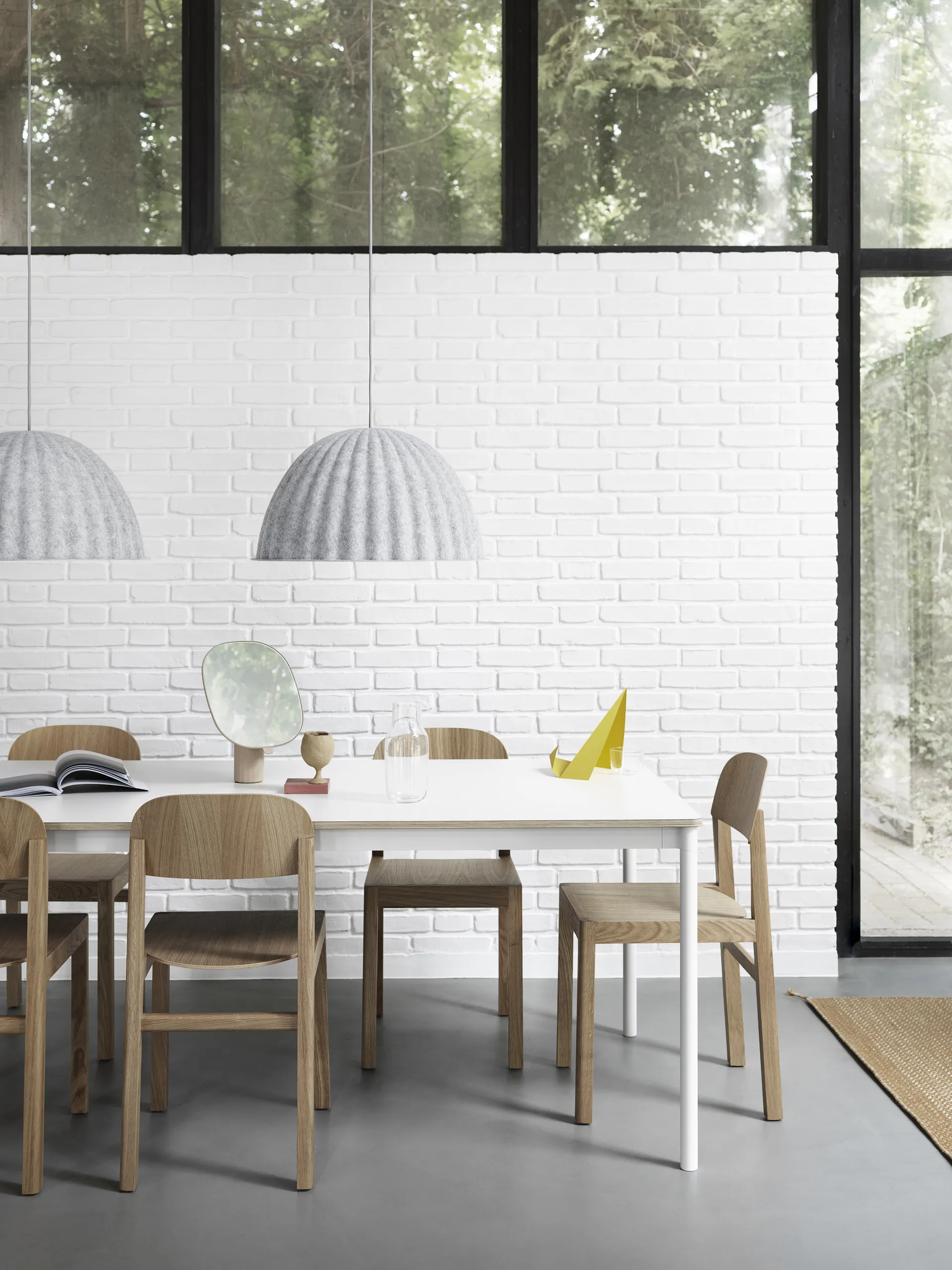 Candeeiro de teto Under the Bell Ø 55 cm, Verde escuro Muuto