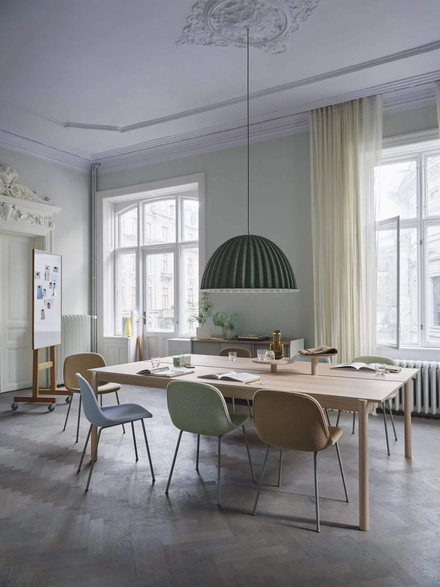 Candeeiro de teto Under the Bell Ø 82 cm, Blue grey Muuto