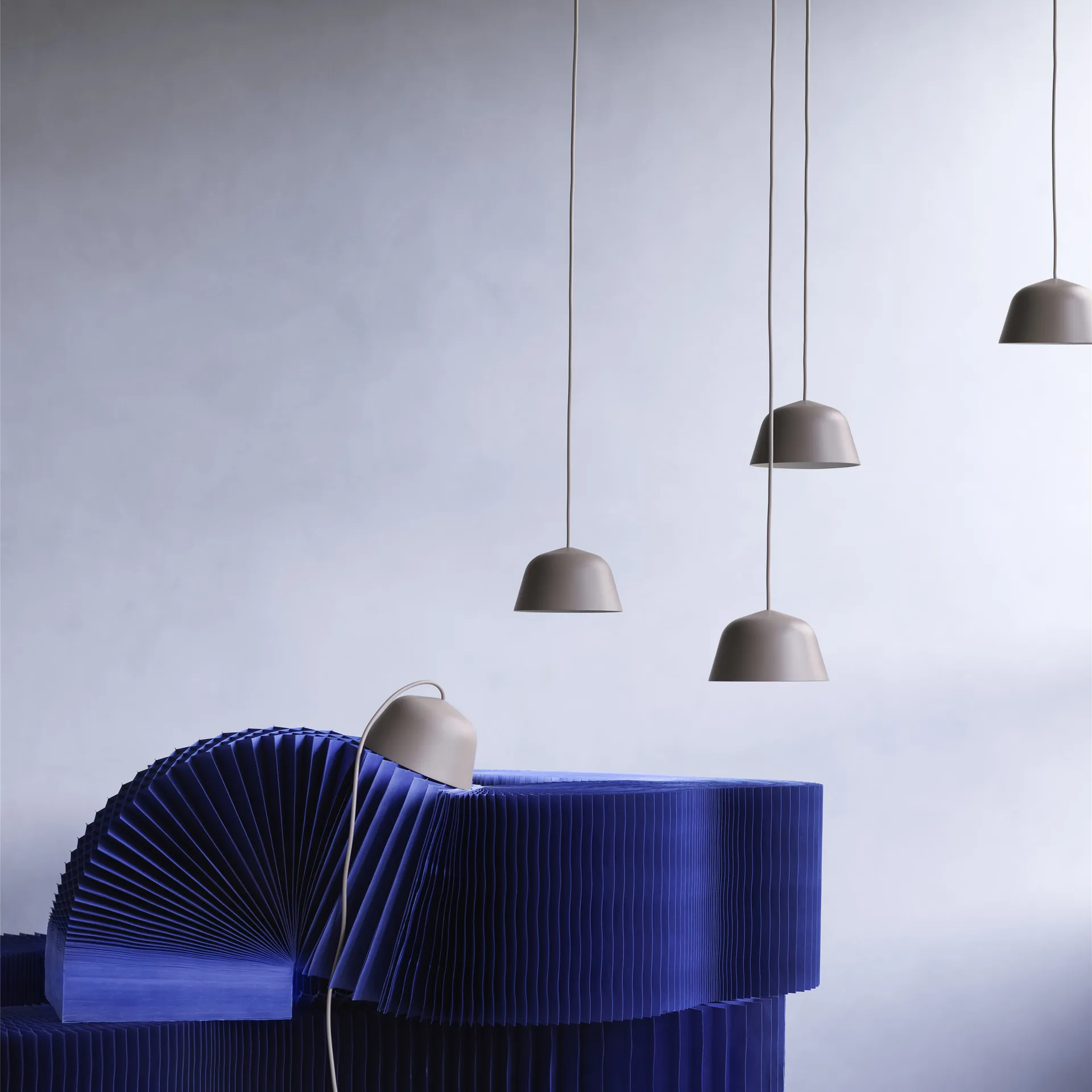 Candeeiro suspenso Ambit Ø16,5 cm, taupe (bege) Muuto