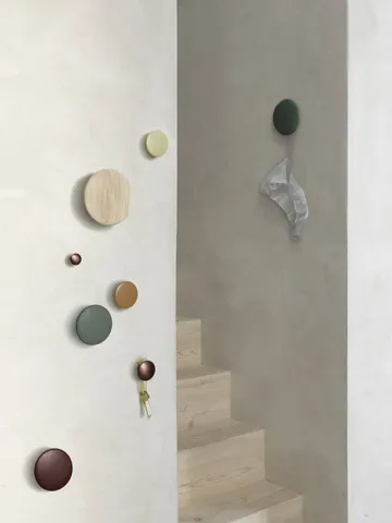 Dots Wood gancho de parede - Light olive, Ø13 cm - Muuto