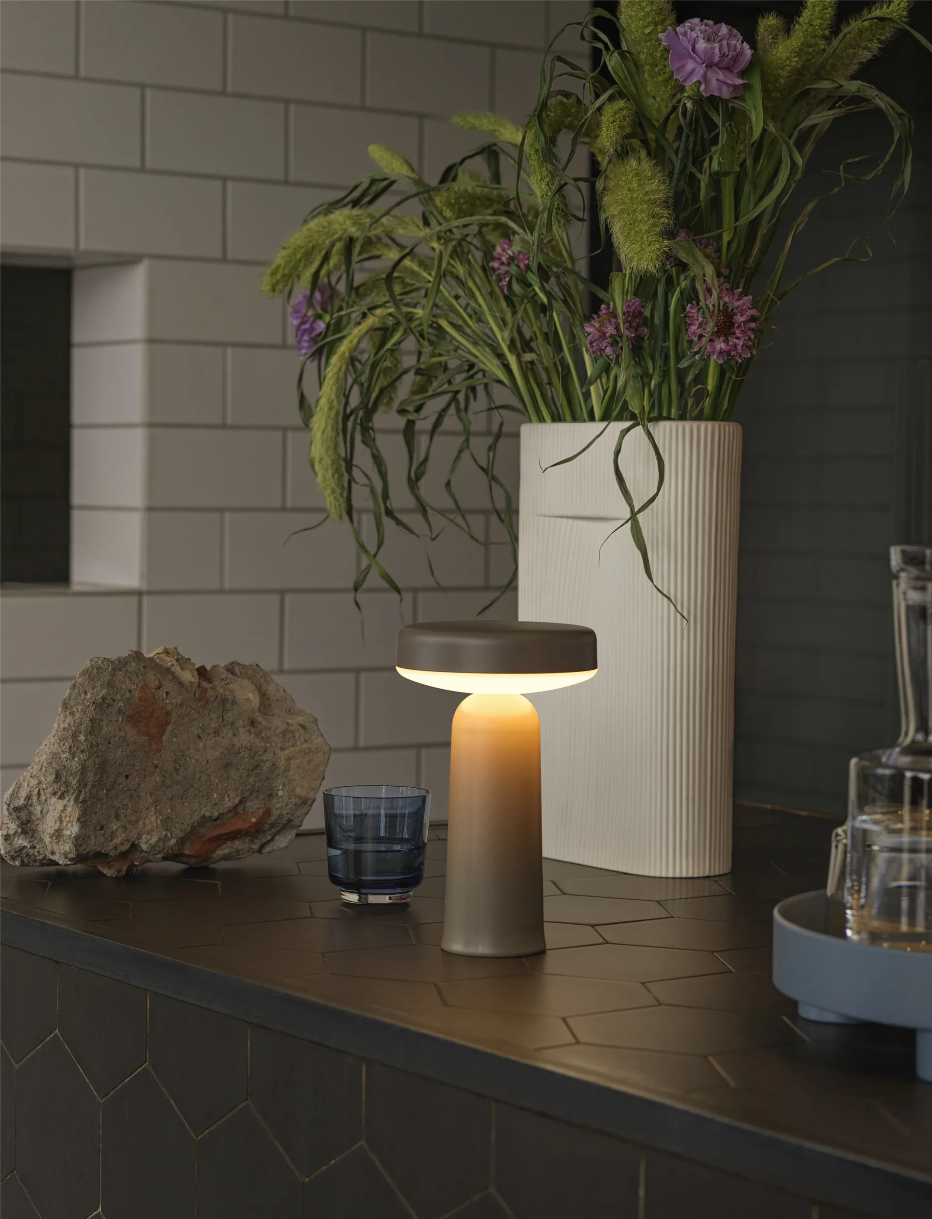 Ease candeeiro de mesa portátil 21.5 cm, Taupe Muuto