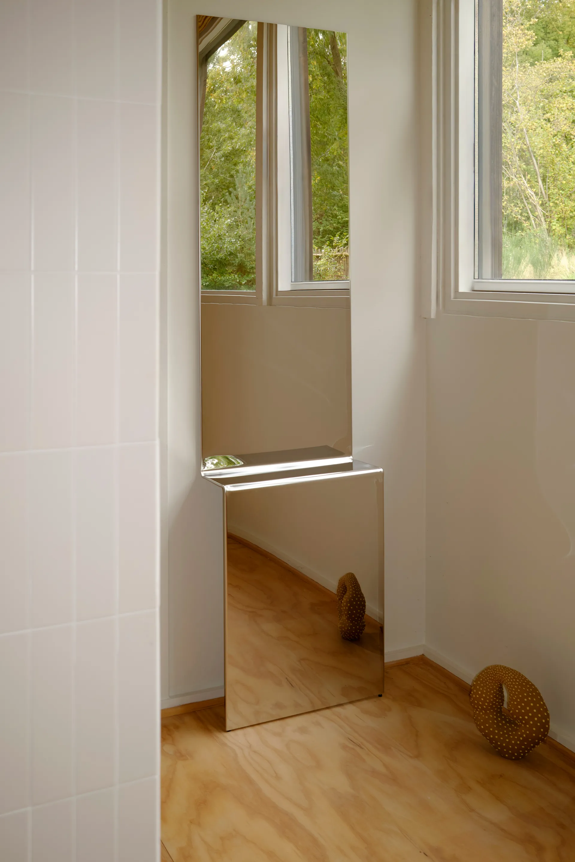 Espelho de parede Pleat, Aço polido, 227x57 cm Muuto