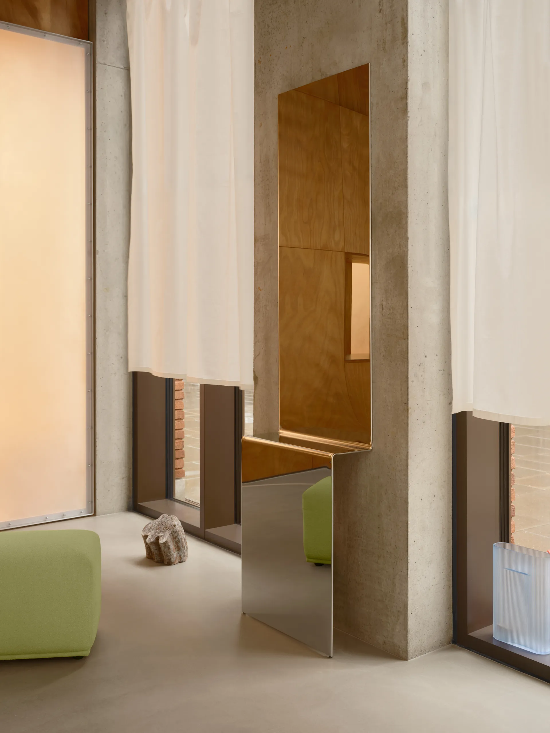 Espelho de parede Pleat, Aço polido, 227x57 cm Muuto