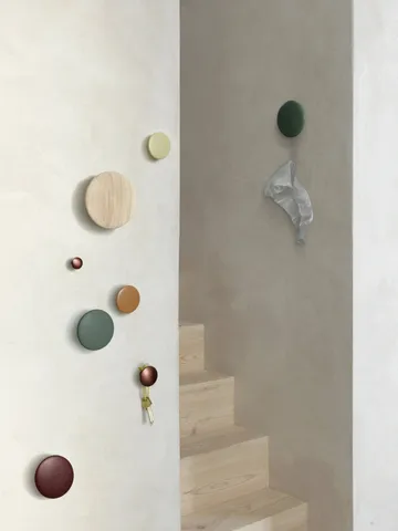 Gancho para roupa cinza The Dots - carvalho médio - Muuto