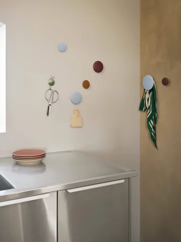 Ganchos para roupa The Dots, 5 un. - freixo tingido de preto - Muuto