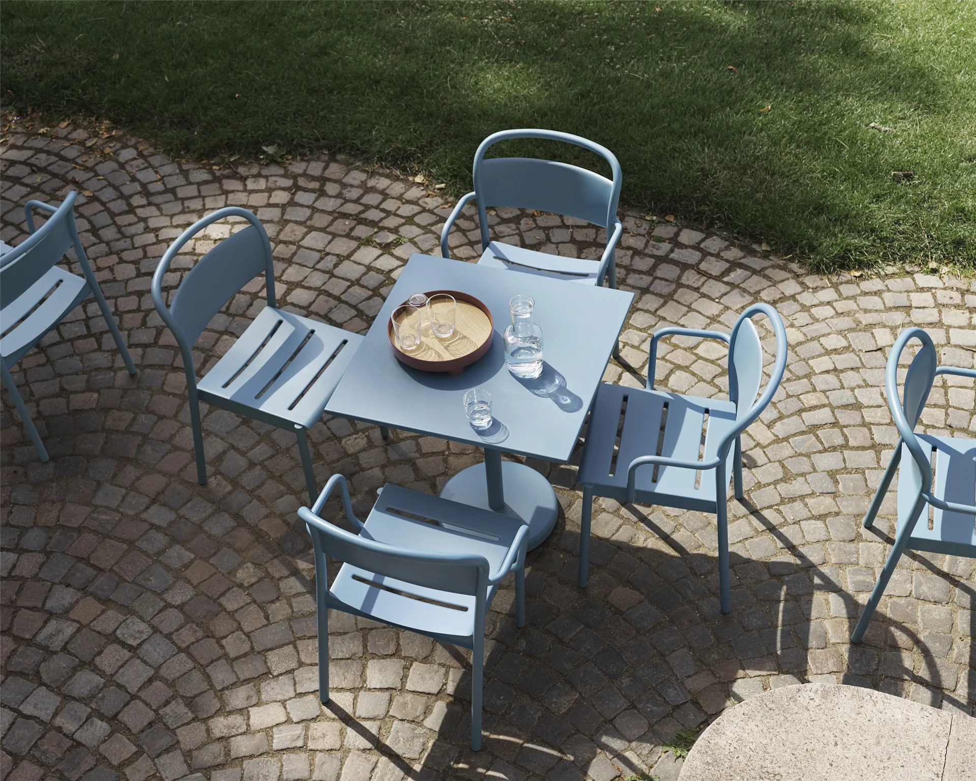 Linear poltrona aço, Pale blue Muuto