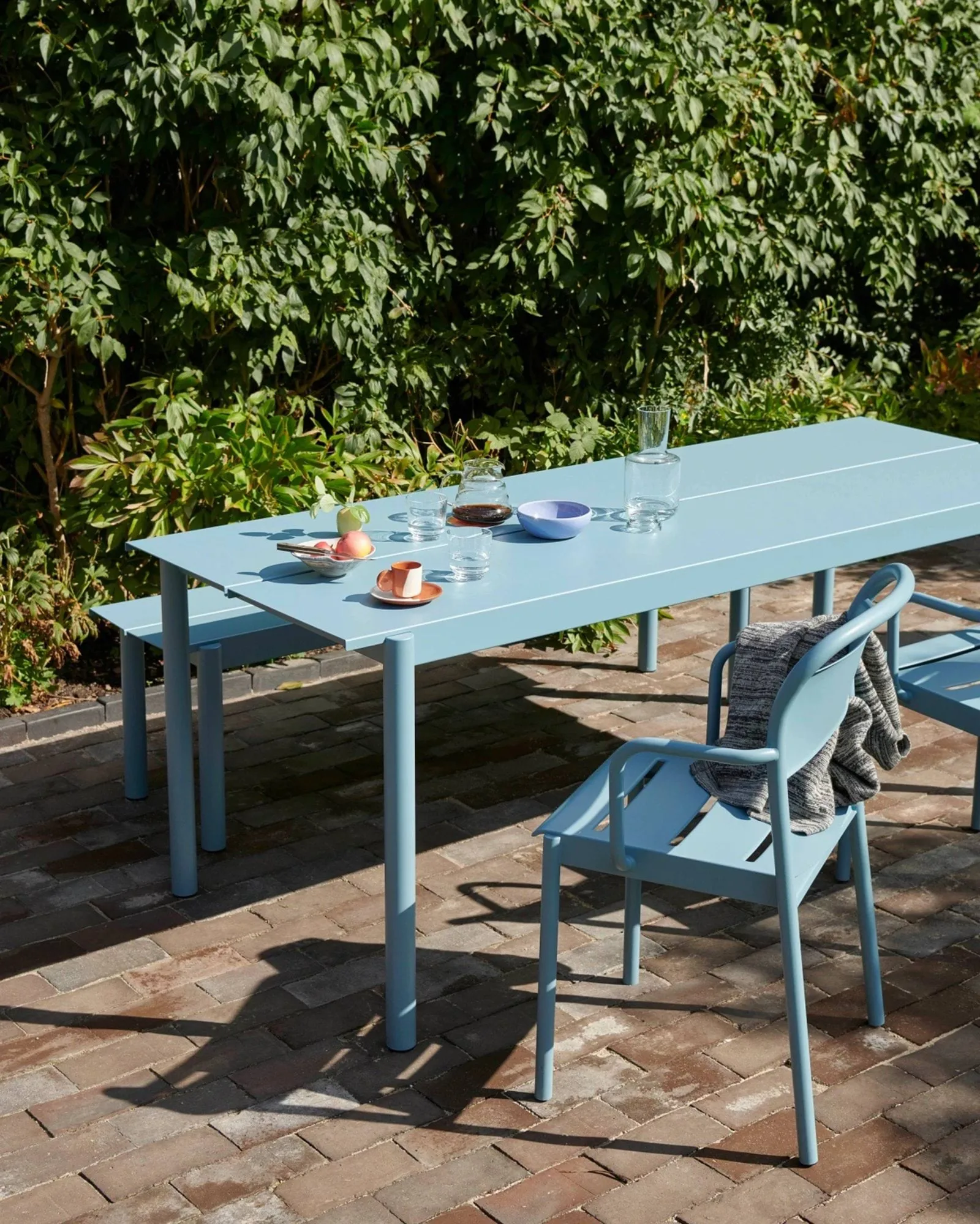 Linear poltrona aço, Pale blue Muuto