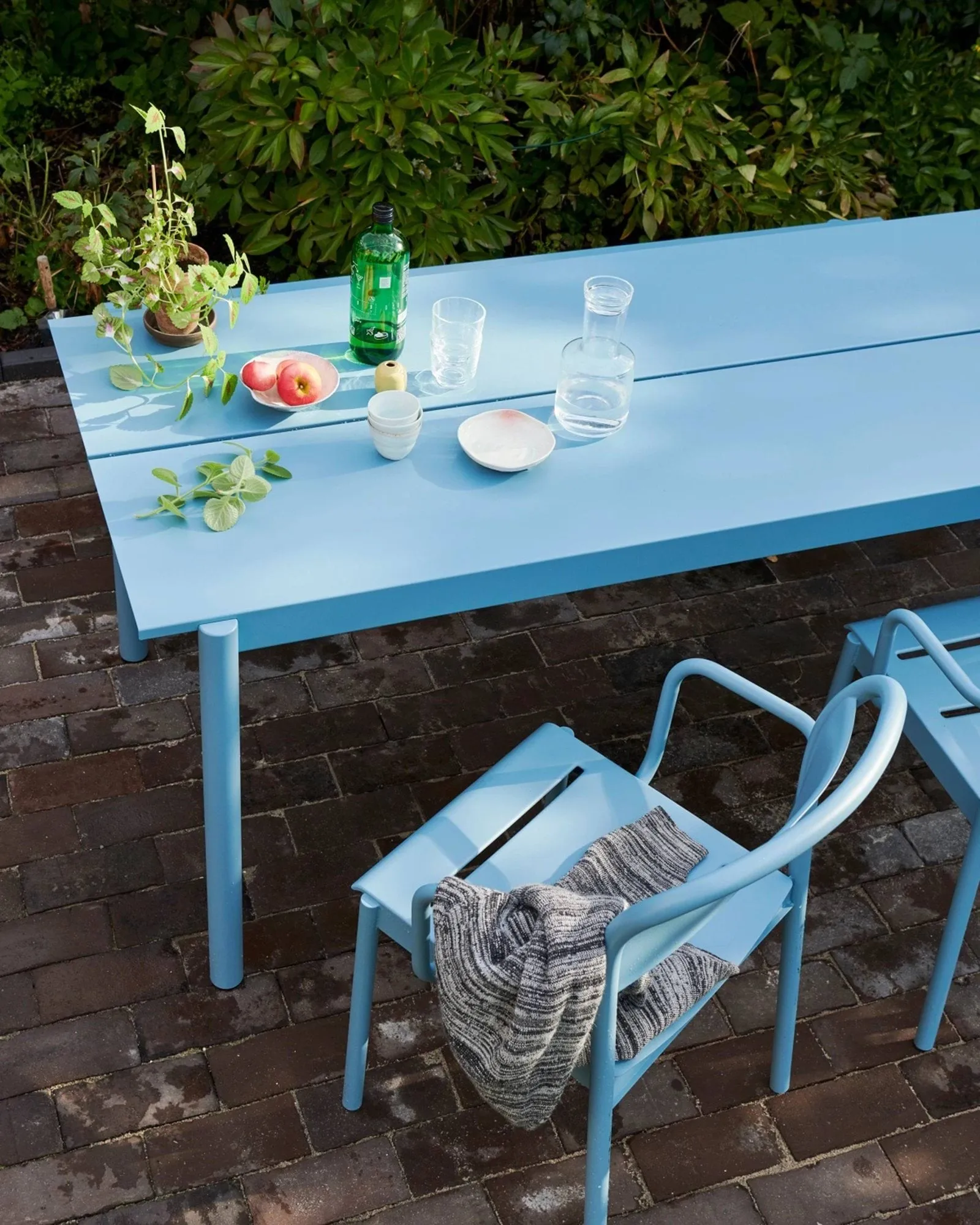 Linear poltrona aço, Pale blue Muuto