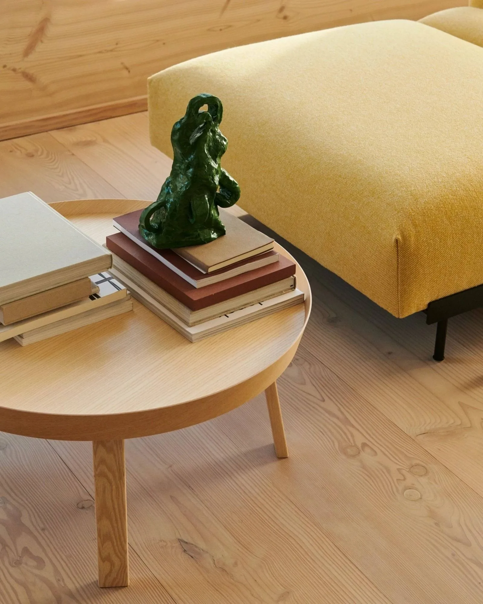 Mesa grande Around, Oak Muuto