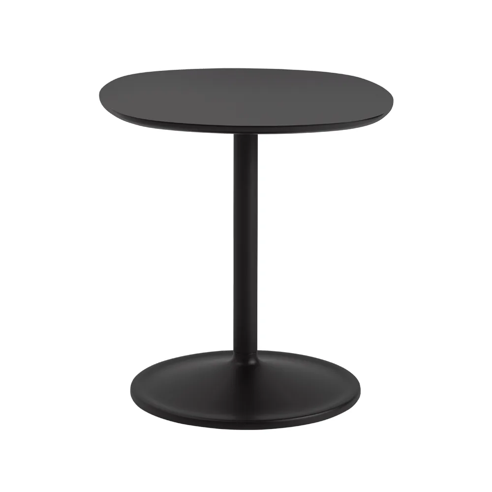 Mesa lateral Soft 45x45cm , Preto laminado A: 48 cm Muuto