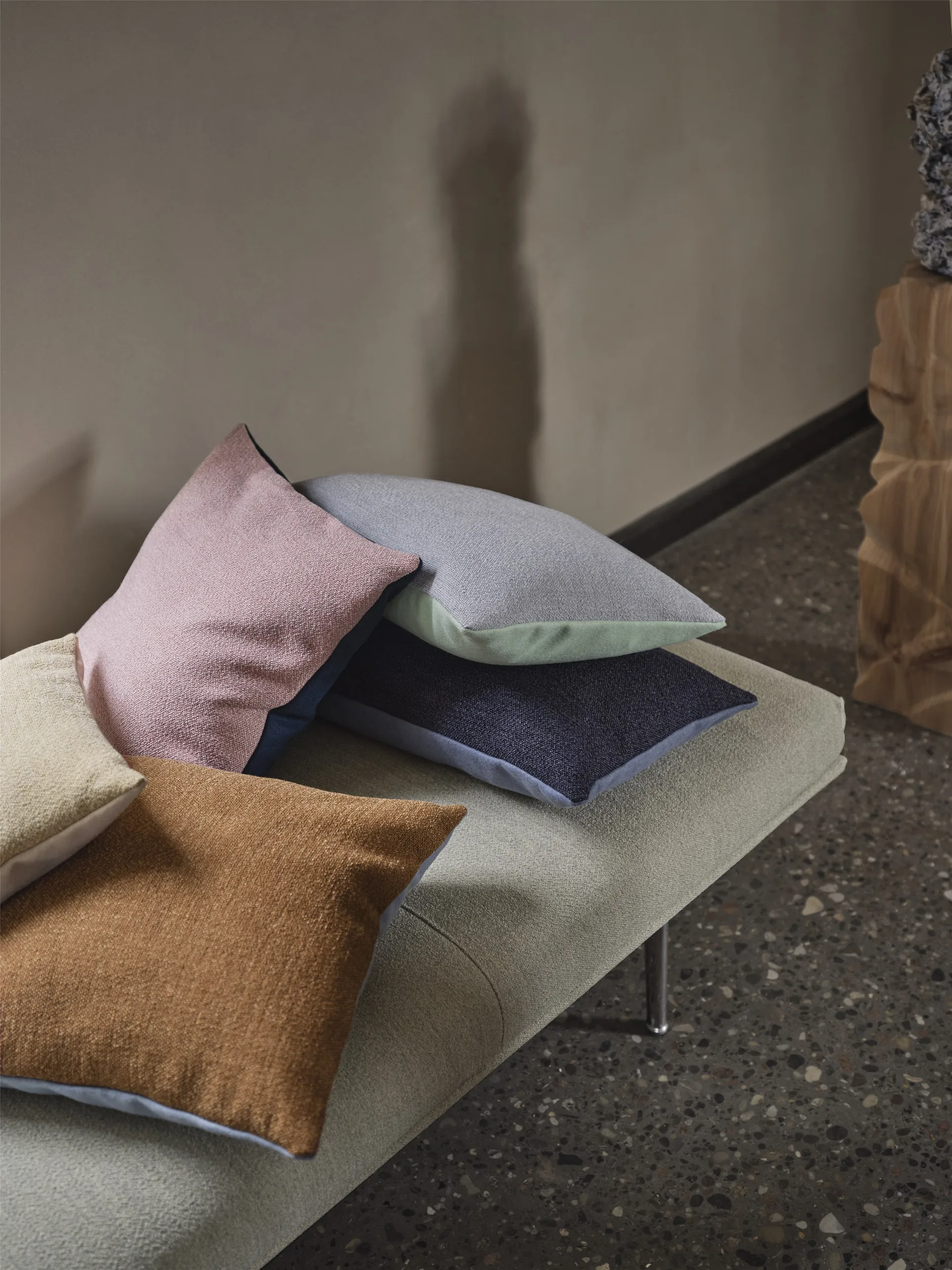 Mingle almofada 45x45 cm, Rosa-petróleo Muuto