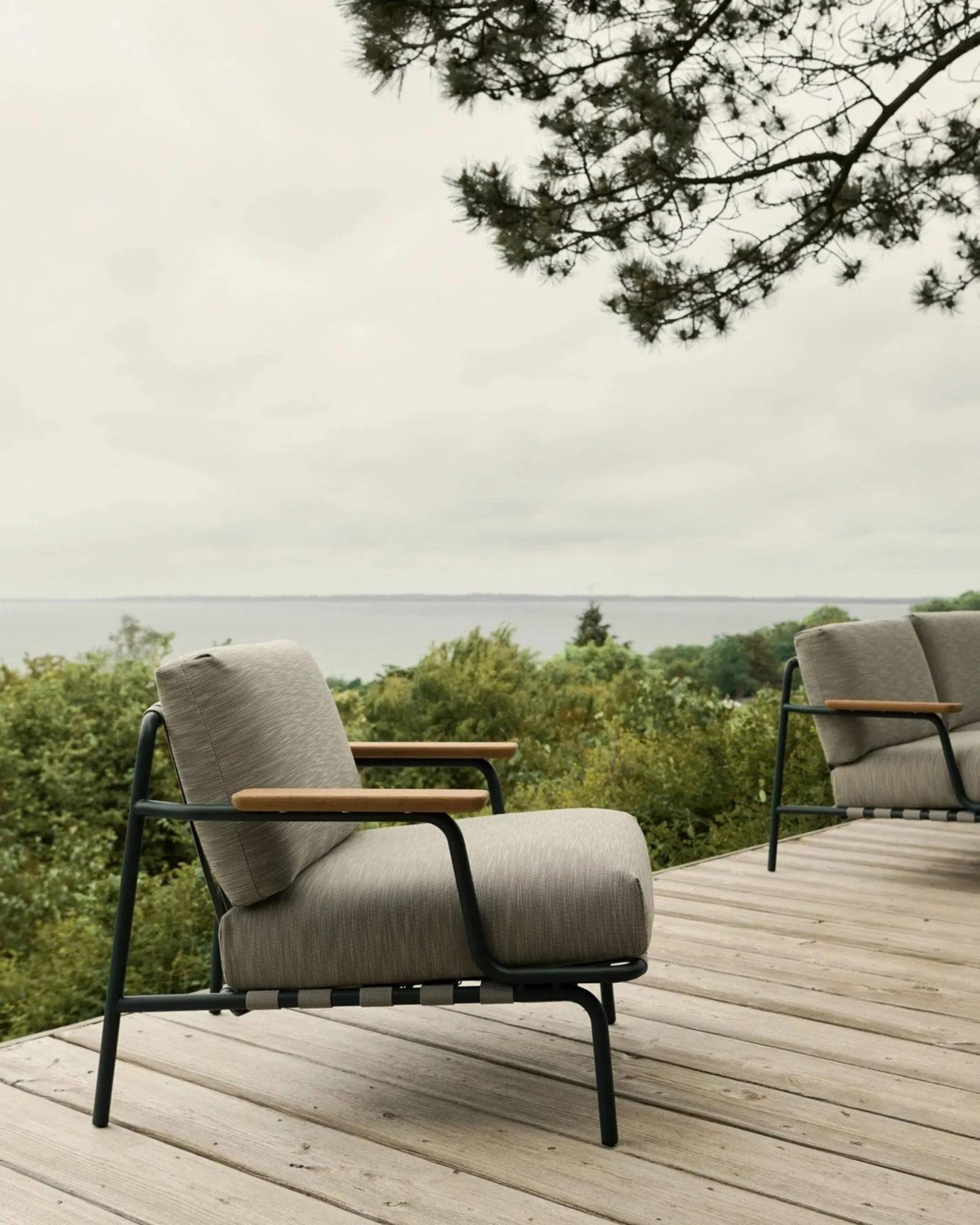 Poltrona lounge Settle Lounge Chair, Ribbed Weave 2 Dark green Muuto