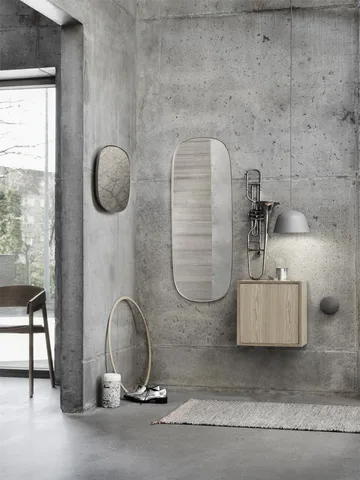 Stacked sistema de arrumação com porta, médio - Carvalho - Muuto