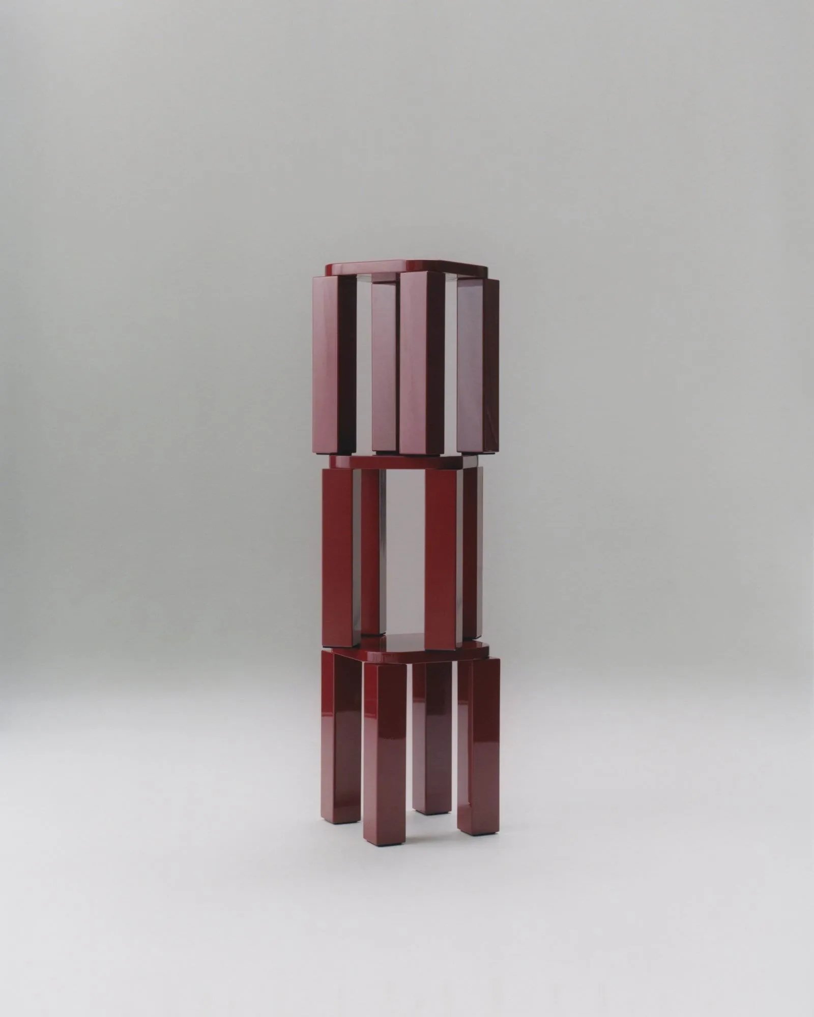 Atlas banco, Burgundy New Works