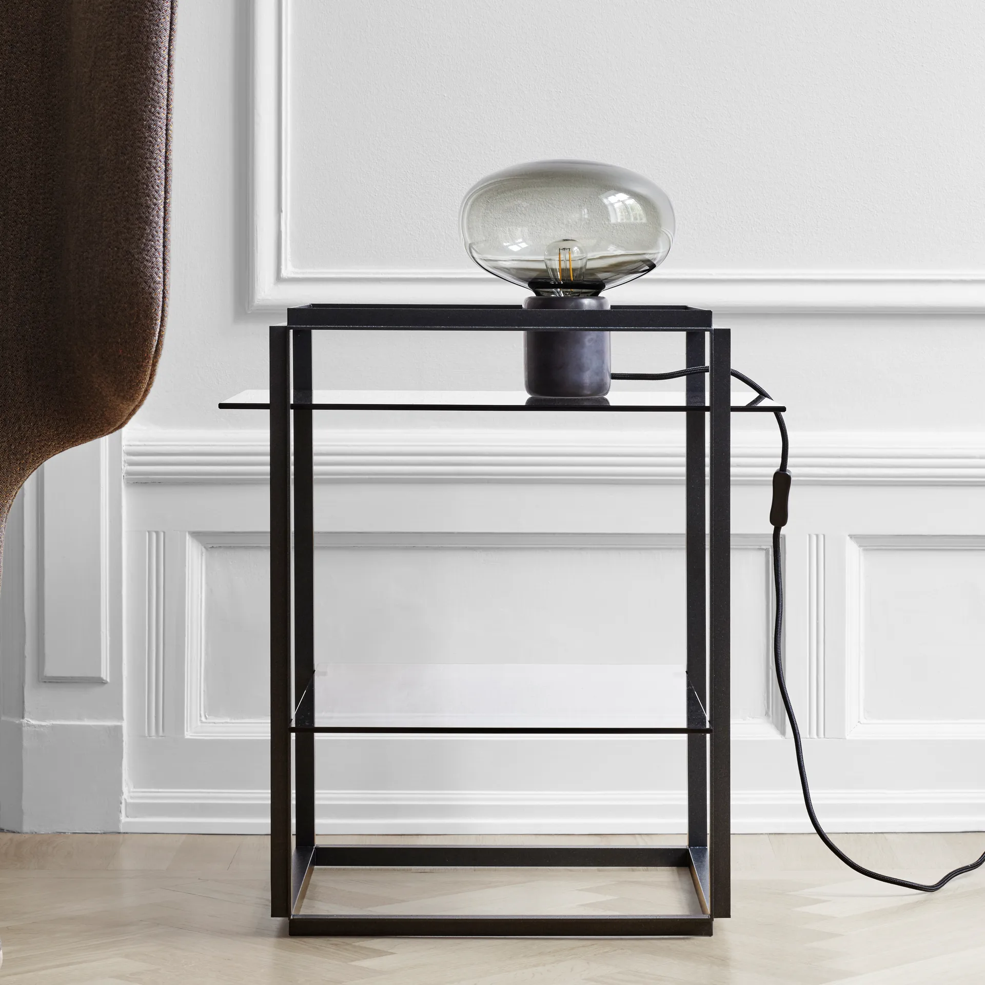 Candeeiro de mesa Karl-Johan, Black marquina-smoked glass New Works