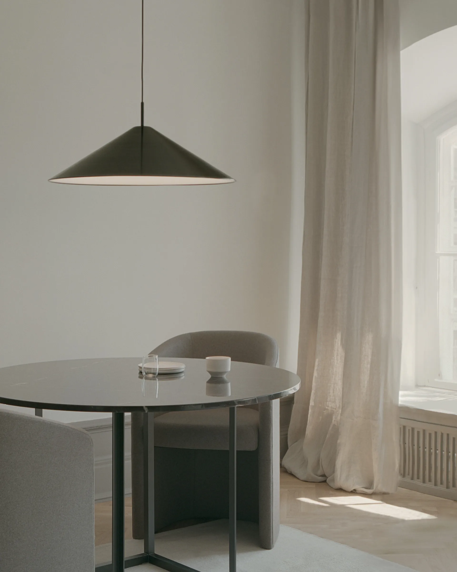 Candeeiro suspenso Brolly Ø70 cm, Anodized aluminium New Works