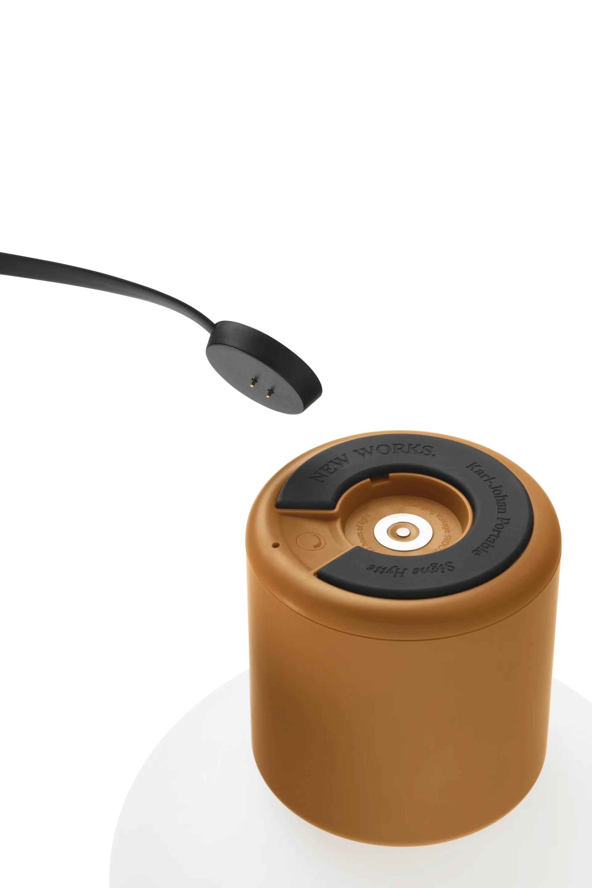 Karl-Johan candeeiro de mesa portátil, Ochre amarelo New Works