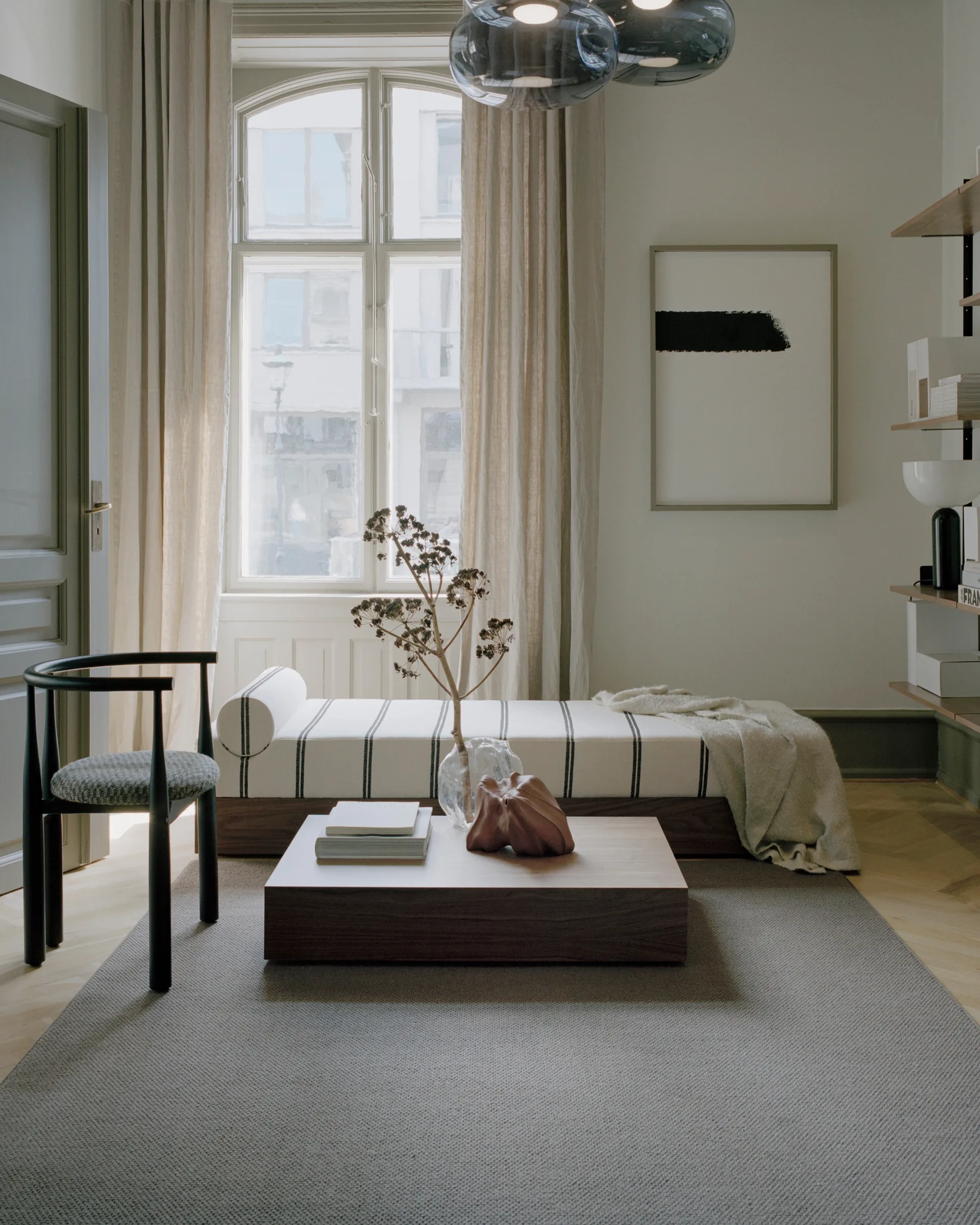 Mass Wide mesa de centro, walnut New Works