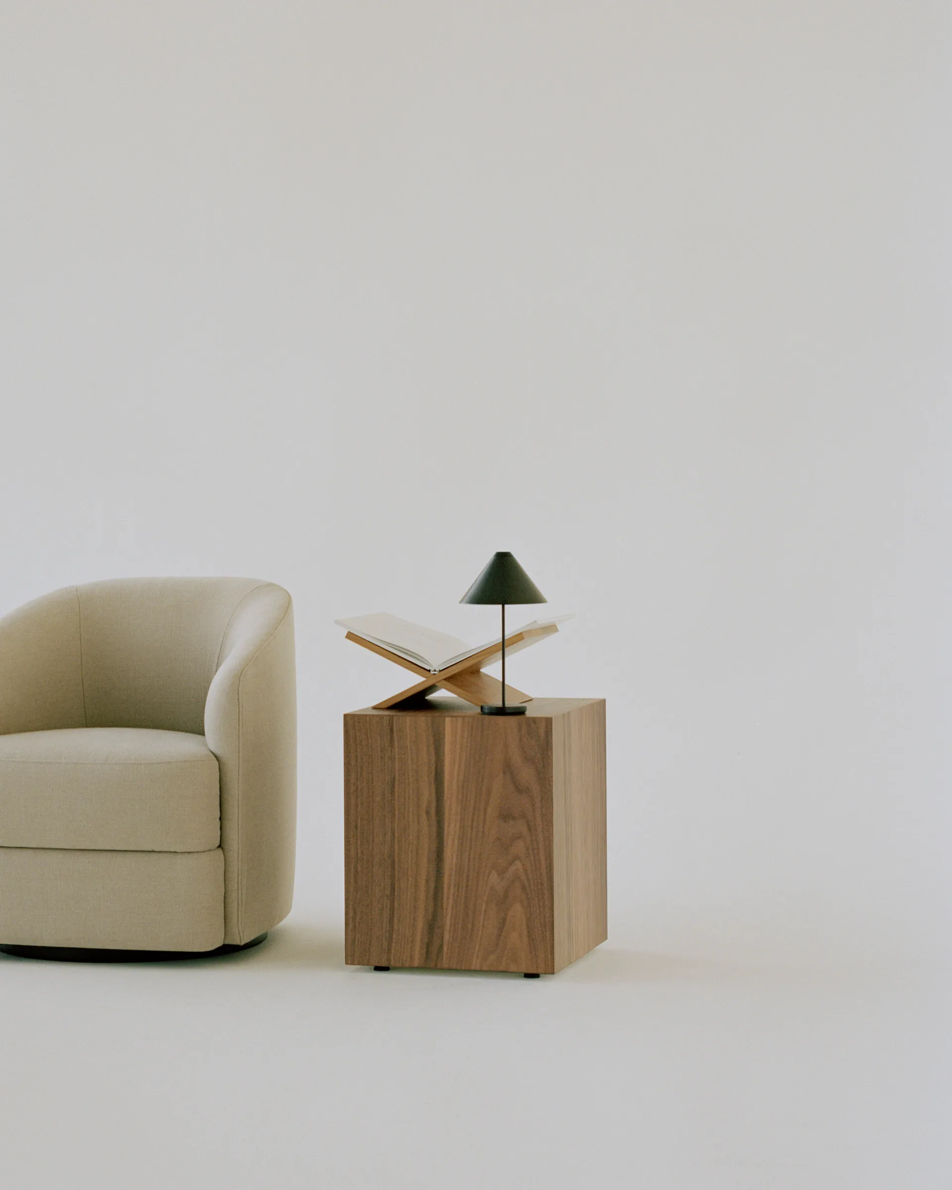 Mesa lateral Mass 40x40x47 cm, Noz New Works