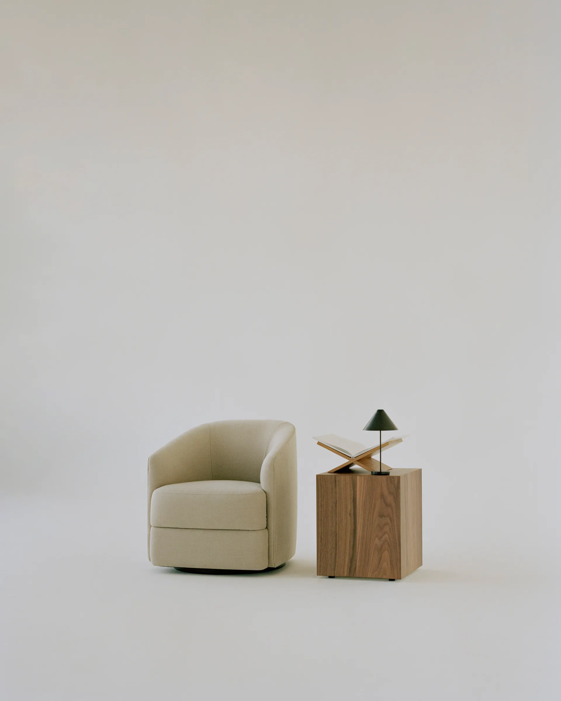 Mesa lateral Mass 40x40x47 cm, Noz New Works